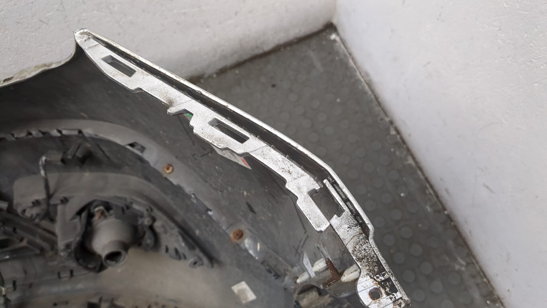 Бампер передний