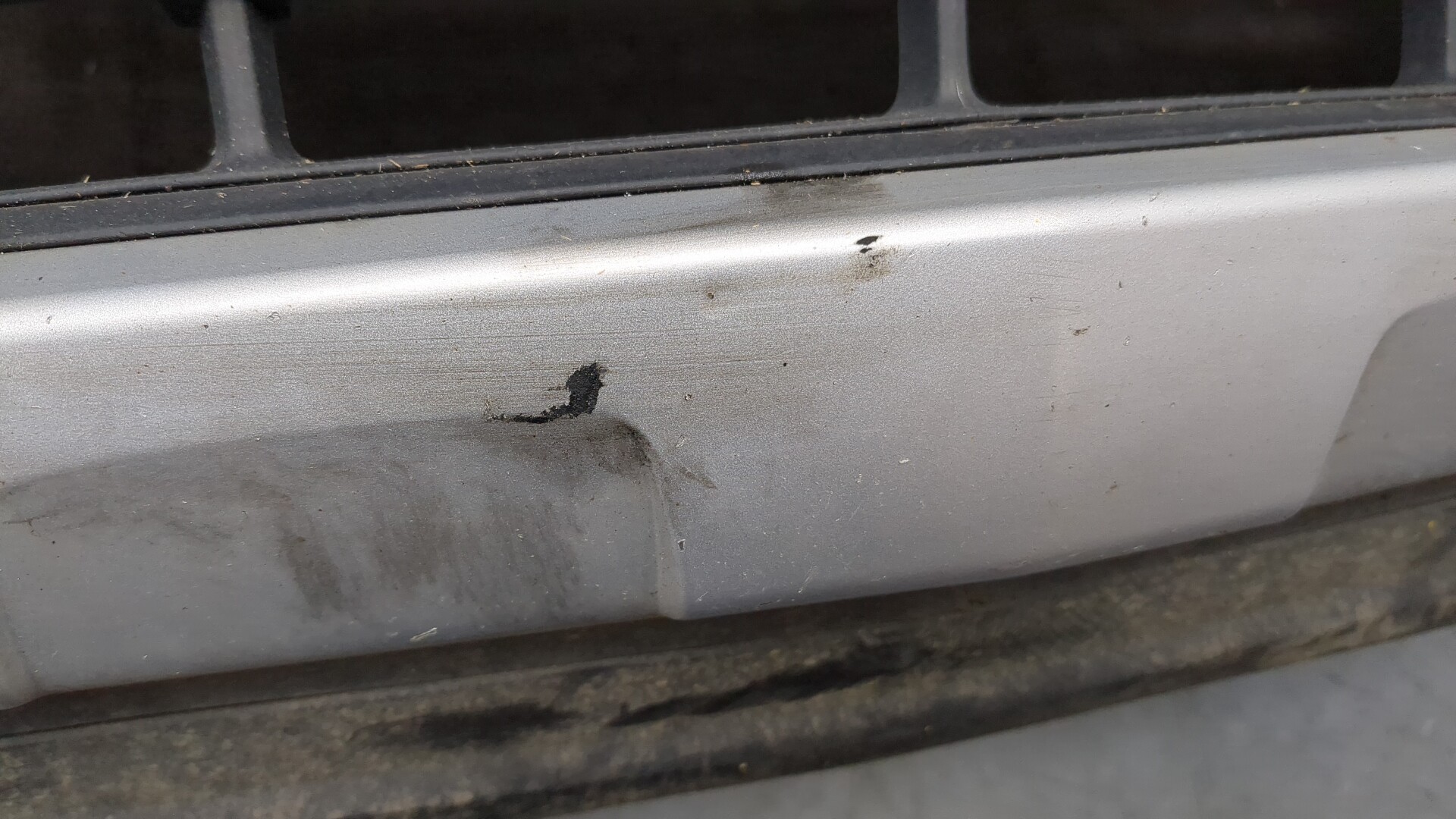 Бампер передний