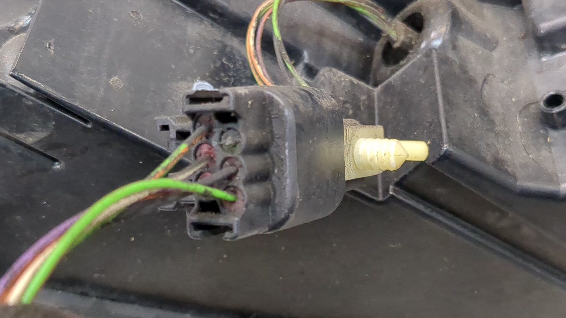 Фонарь задний правый