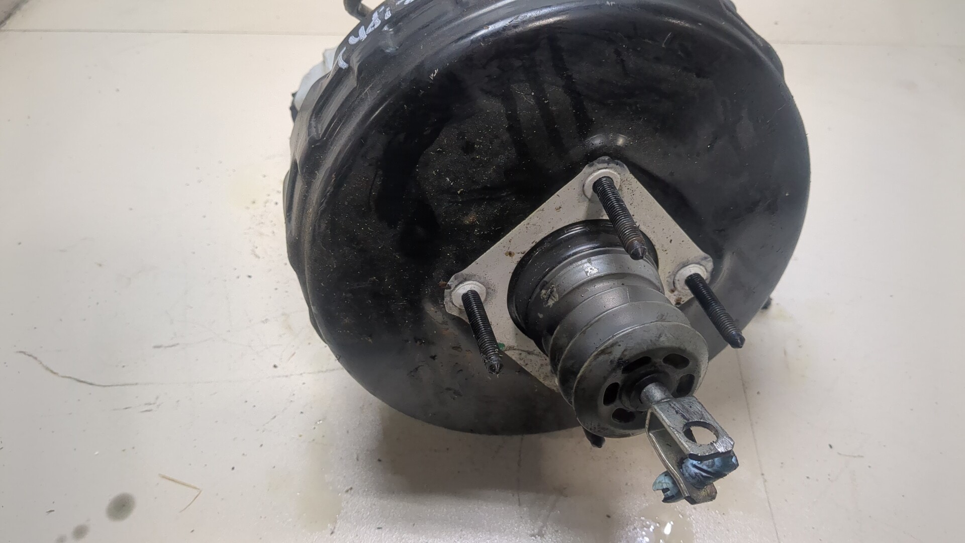 Цилиндр тормозной главный