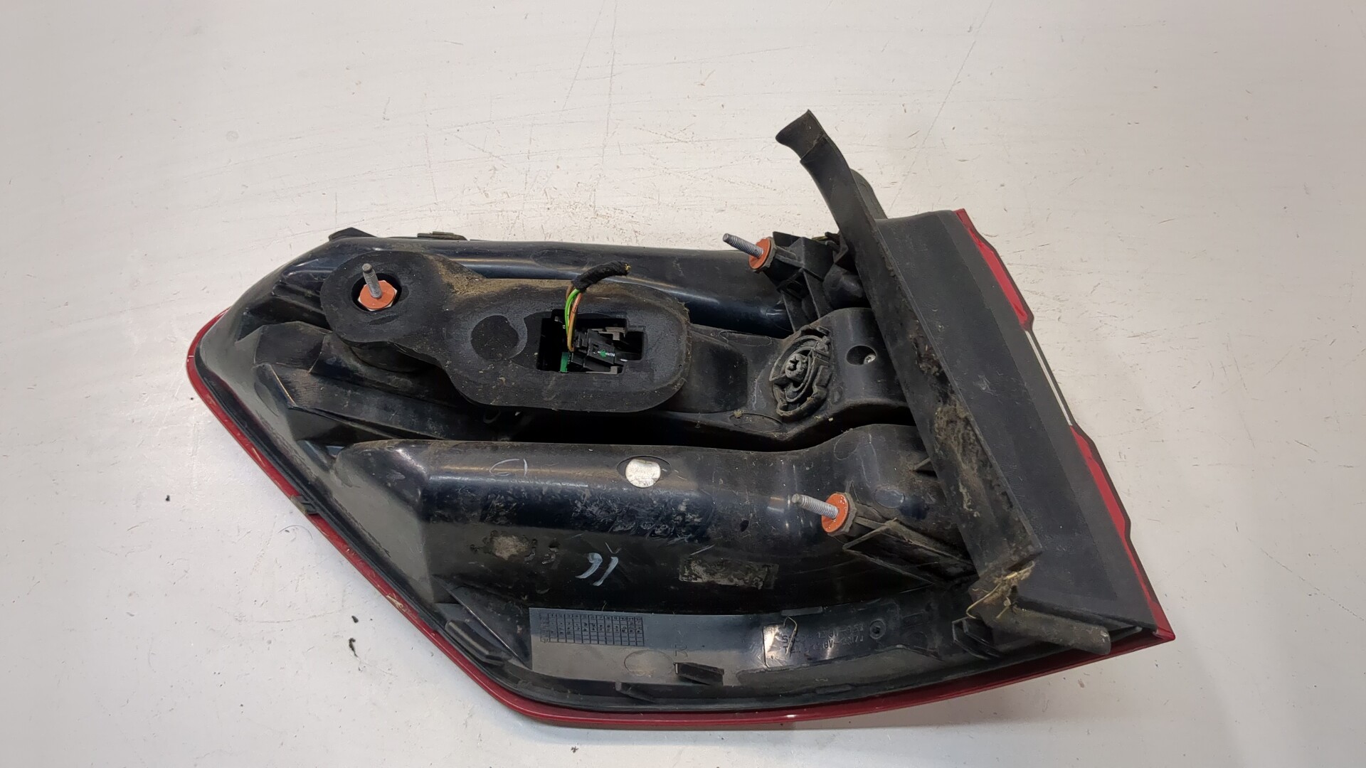 Фонарь задний правый