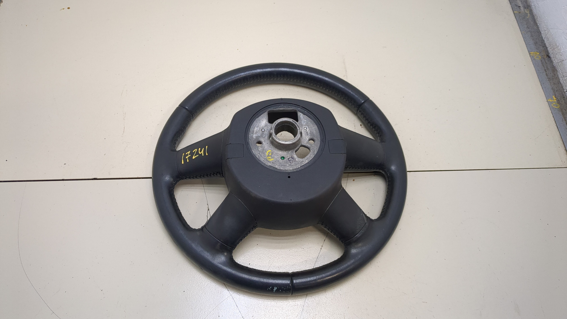 Рулевое колесо (руль)