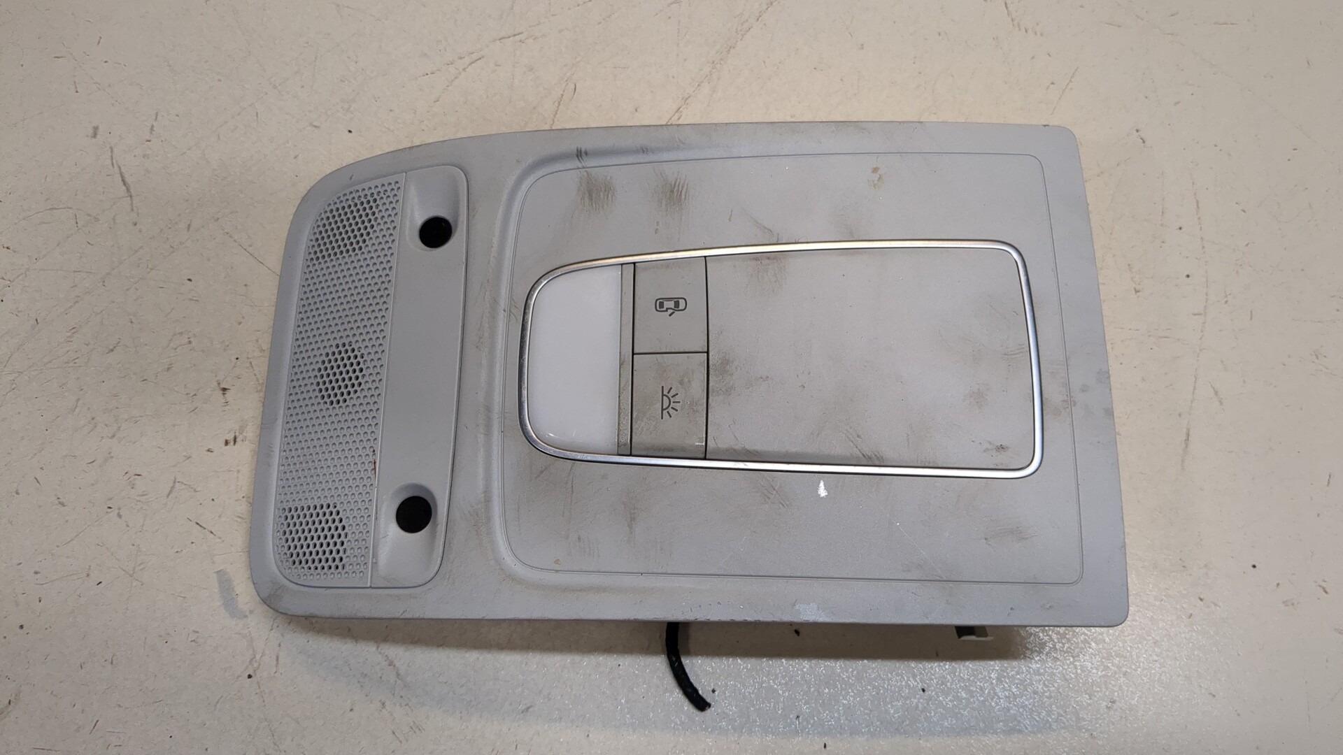 Плафон салонный