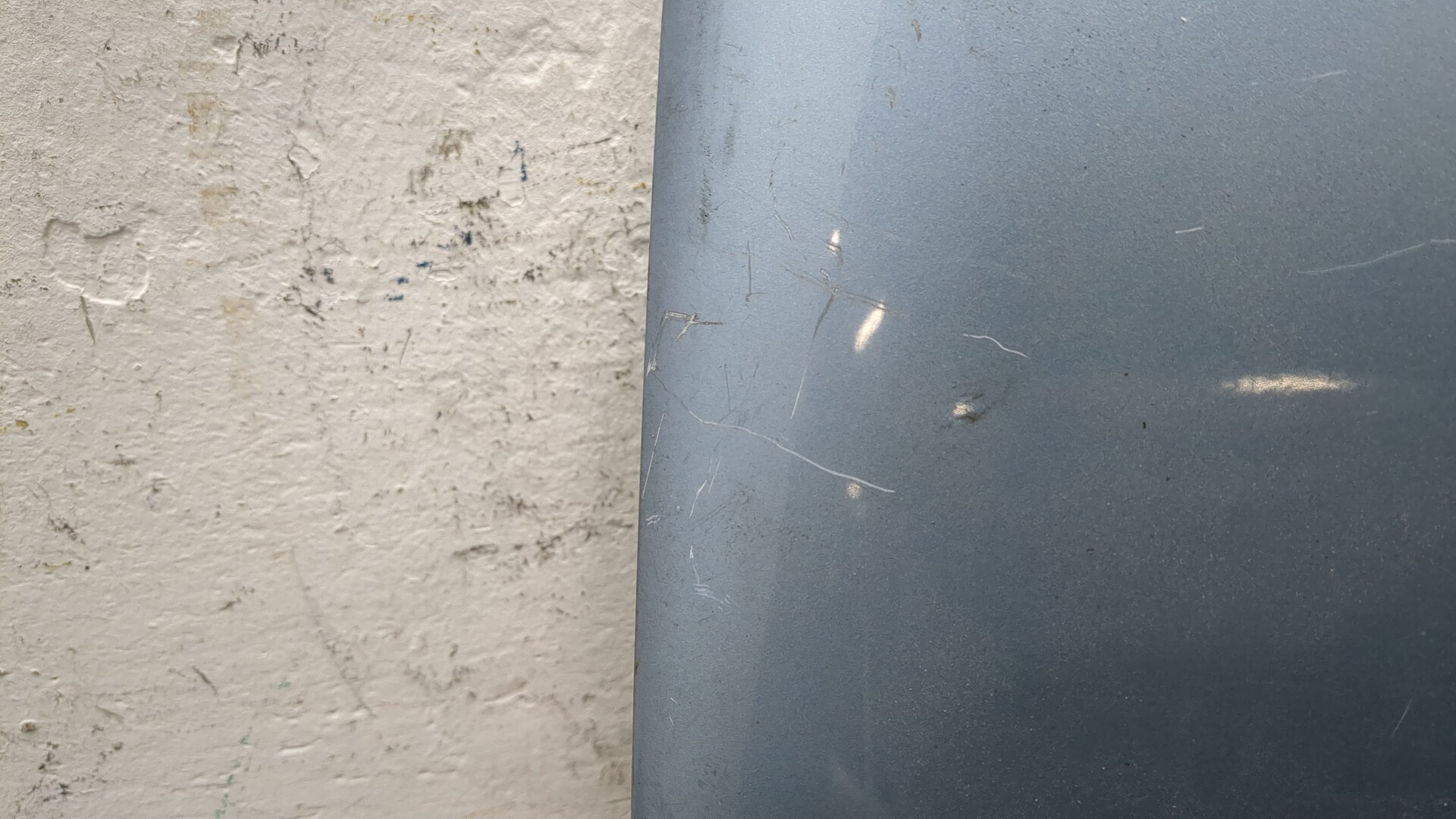 Крыло переднее правое