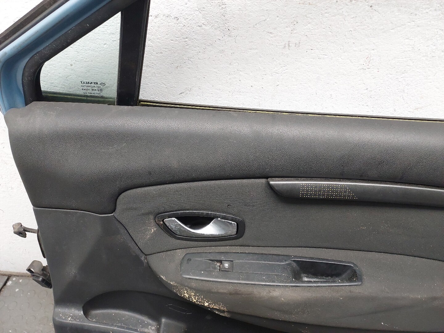 Дверь передняя правая