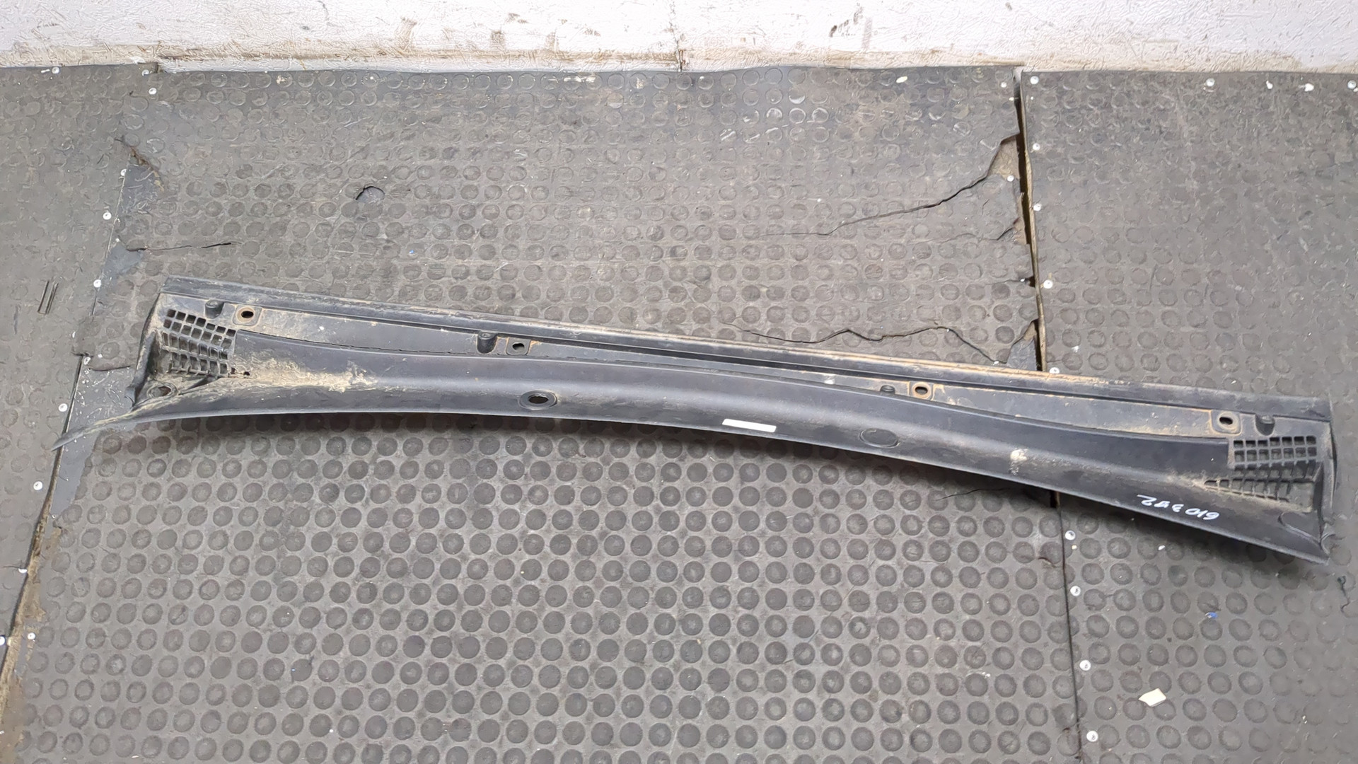 Решетка стеклоочистителей (Жабо)