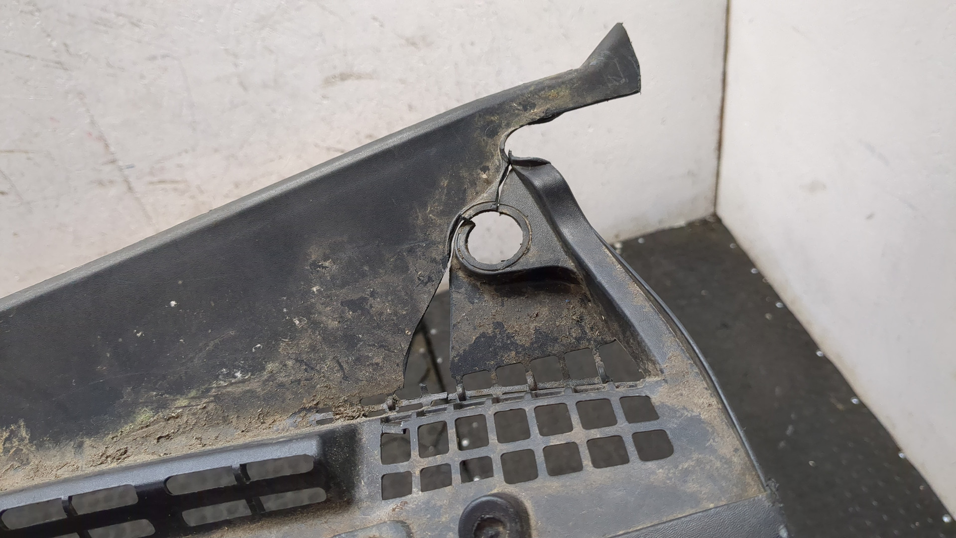 Решетка стеклоочистителей (Жабо)