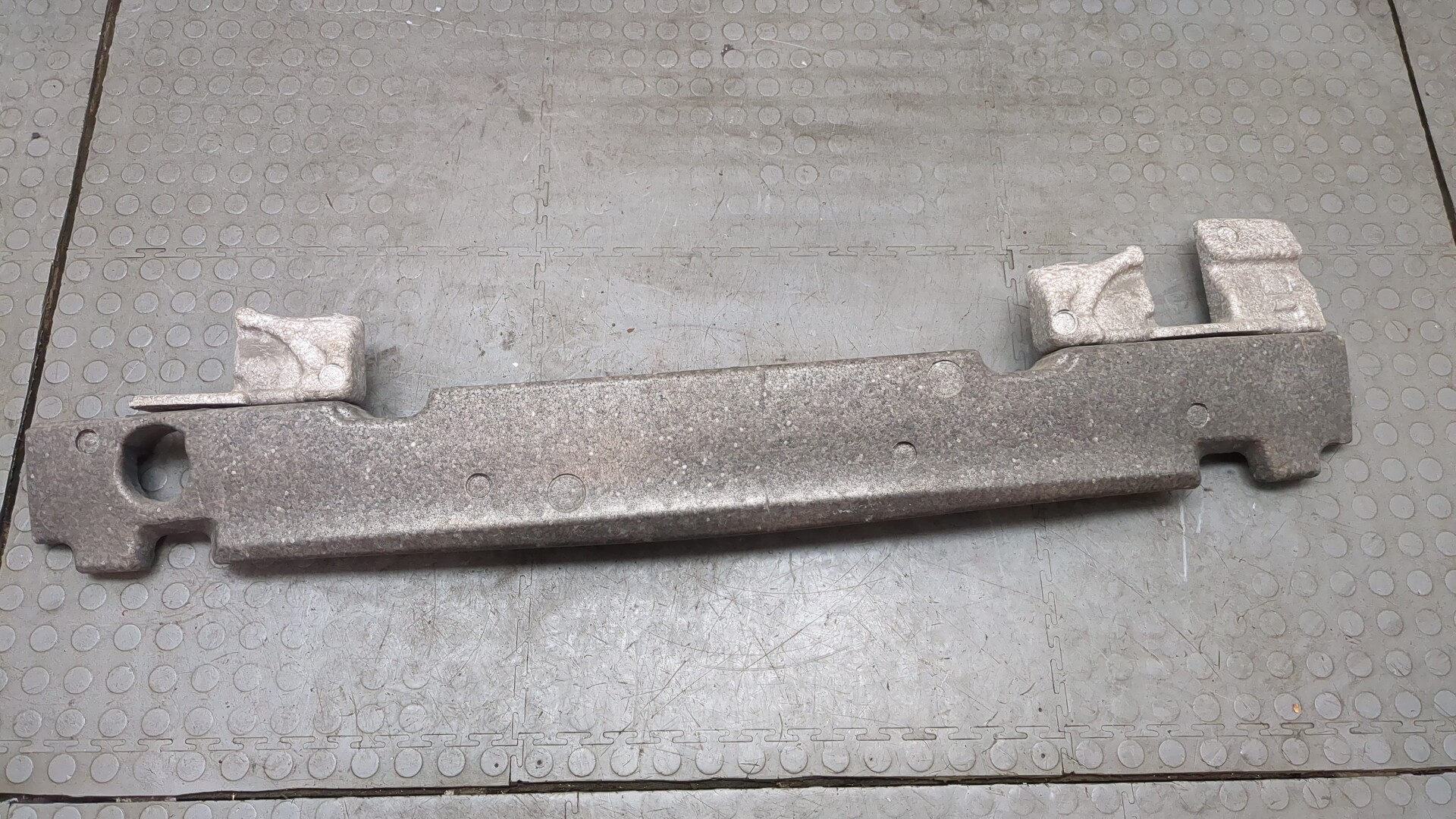 Усилитель заднего бампера