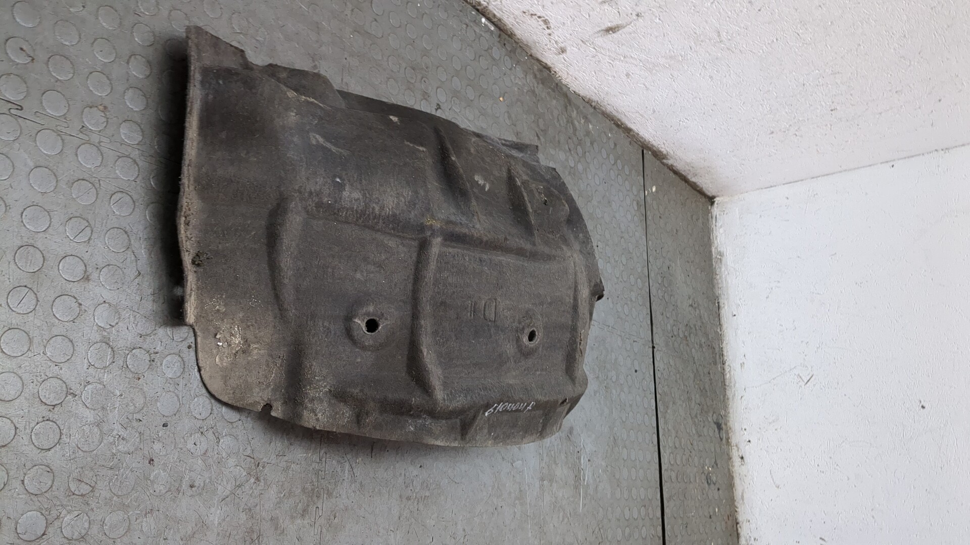 Локер передний правый