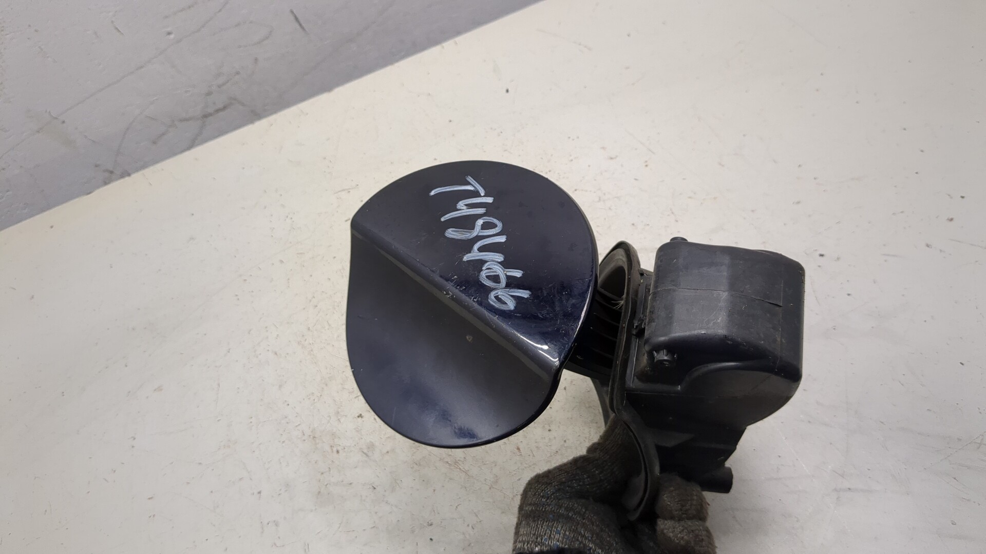 Лючок бензобака