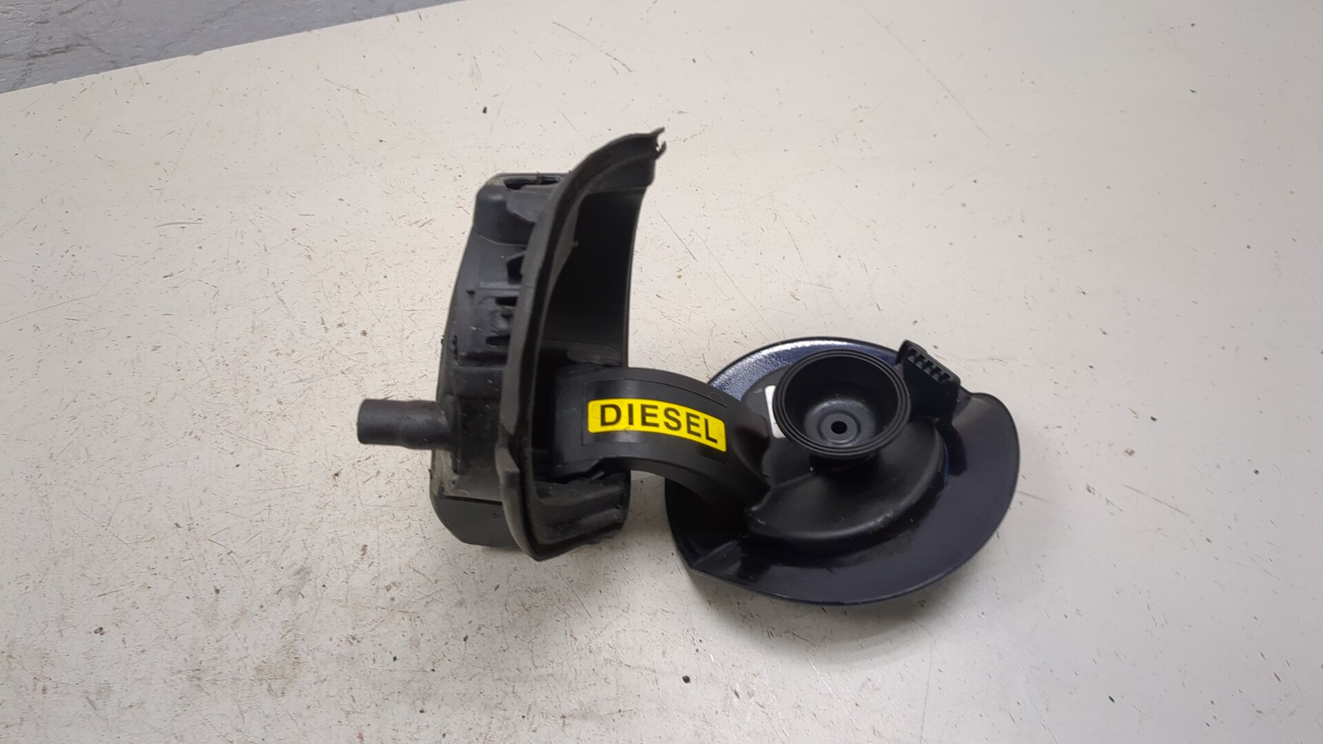 Лючок бензобака