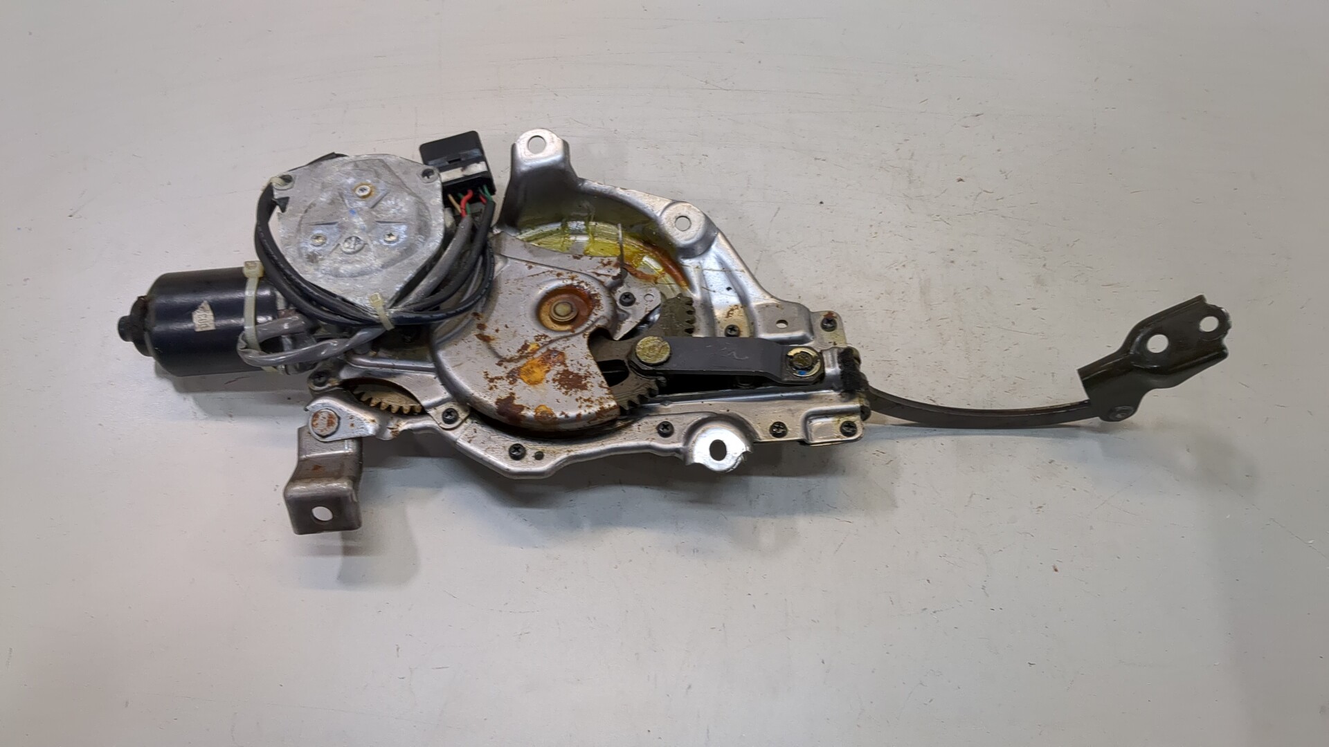 Активатор замка багажника