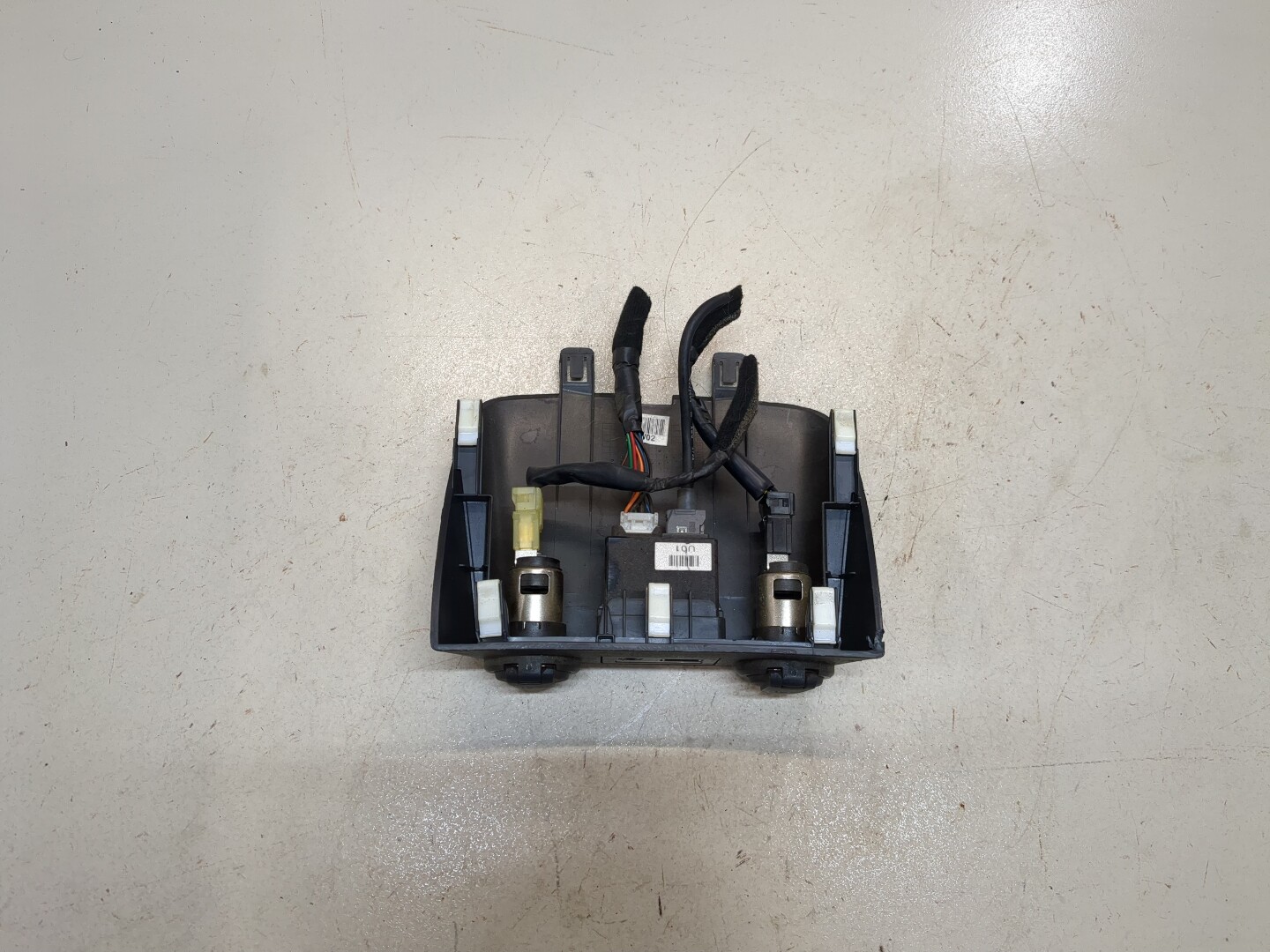 Гнездо AUX / USB IN