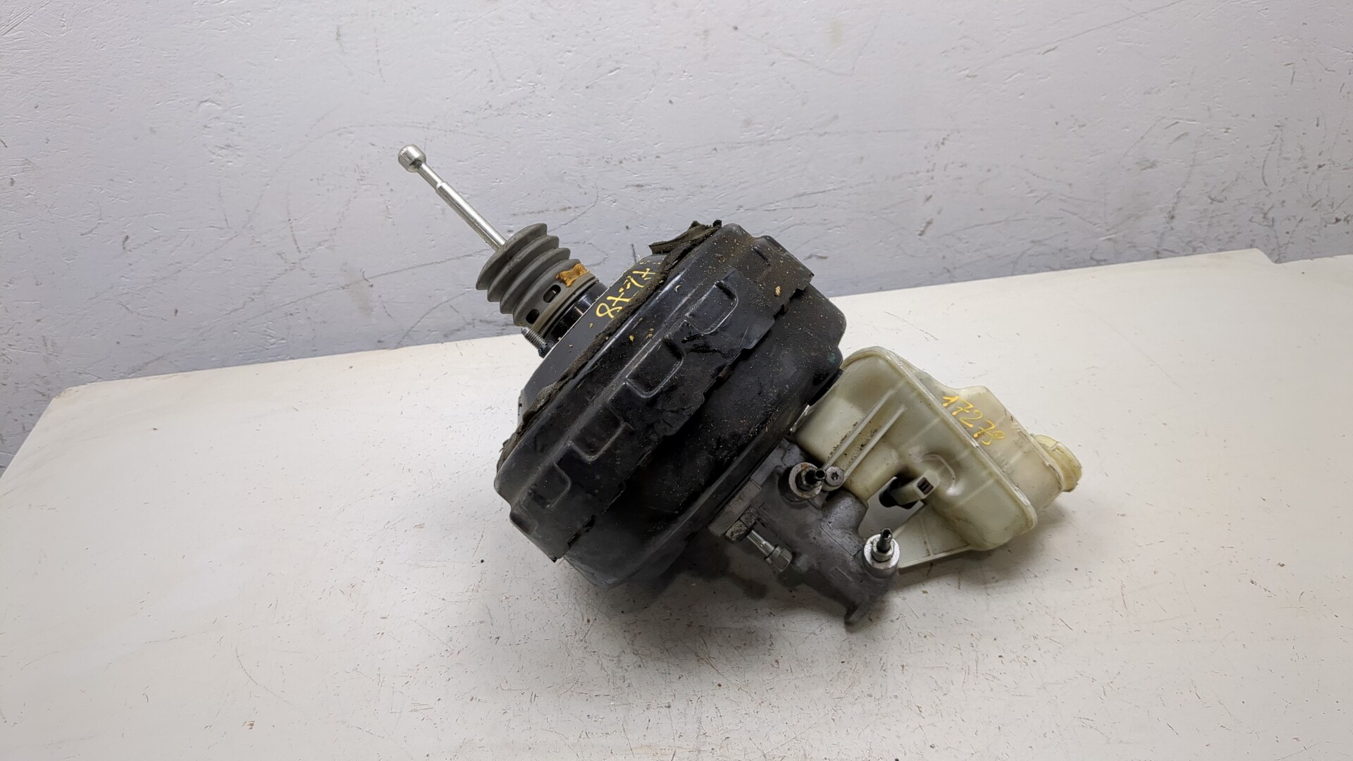 Цилиндр тормозной главный