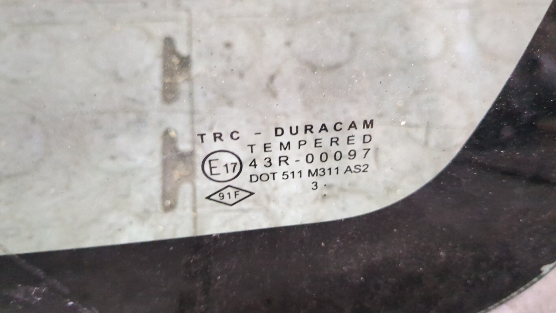 Стекло кузовное глухое правое