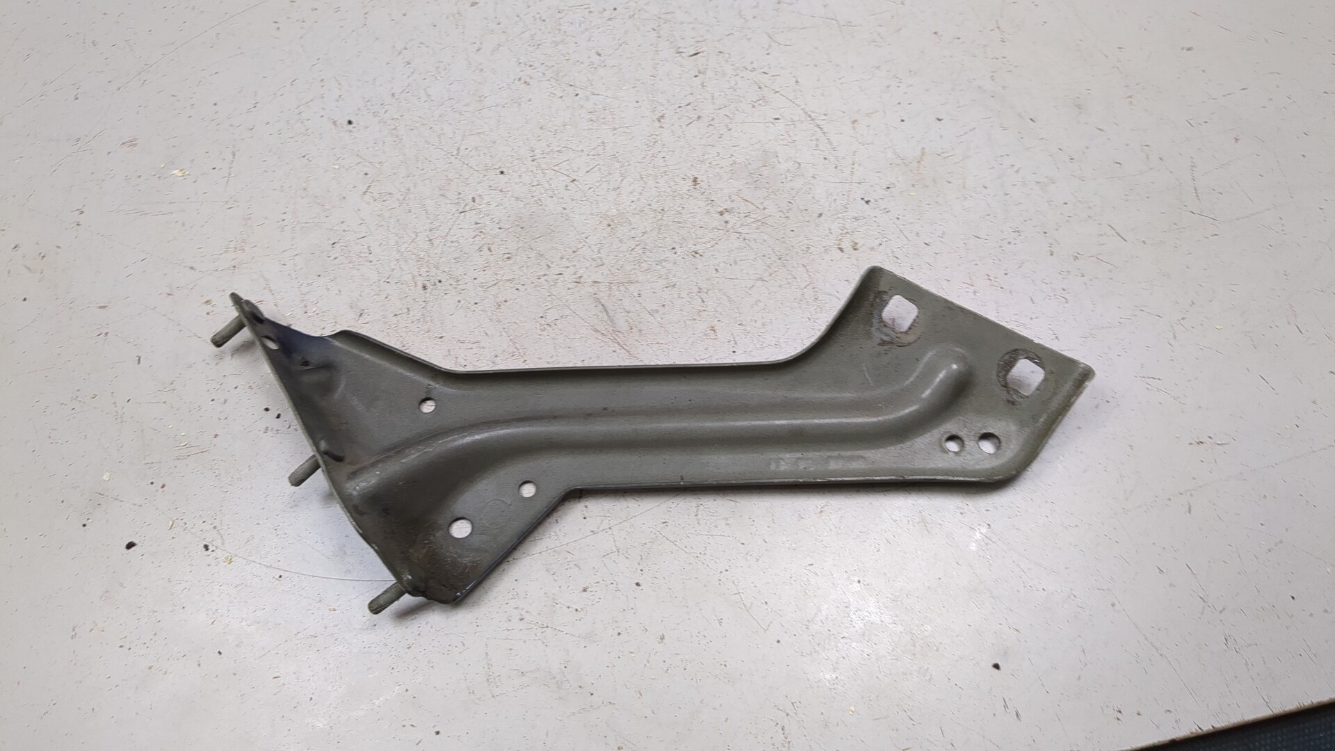 Кронштейн крепления крыла