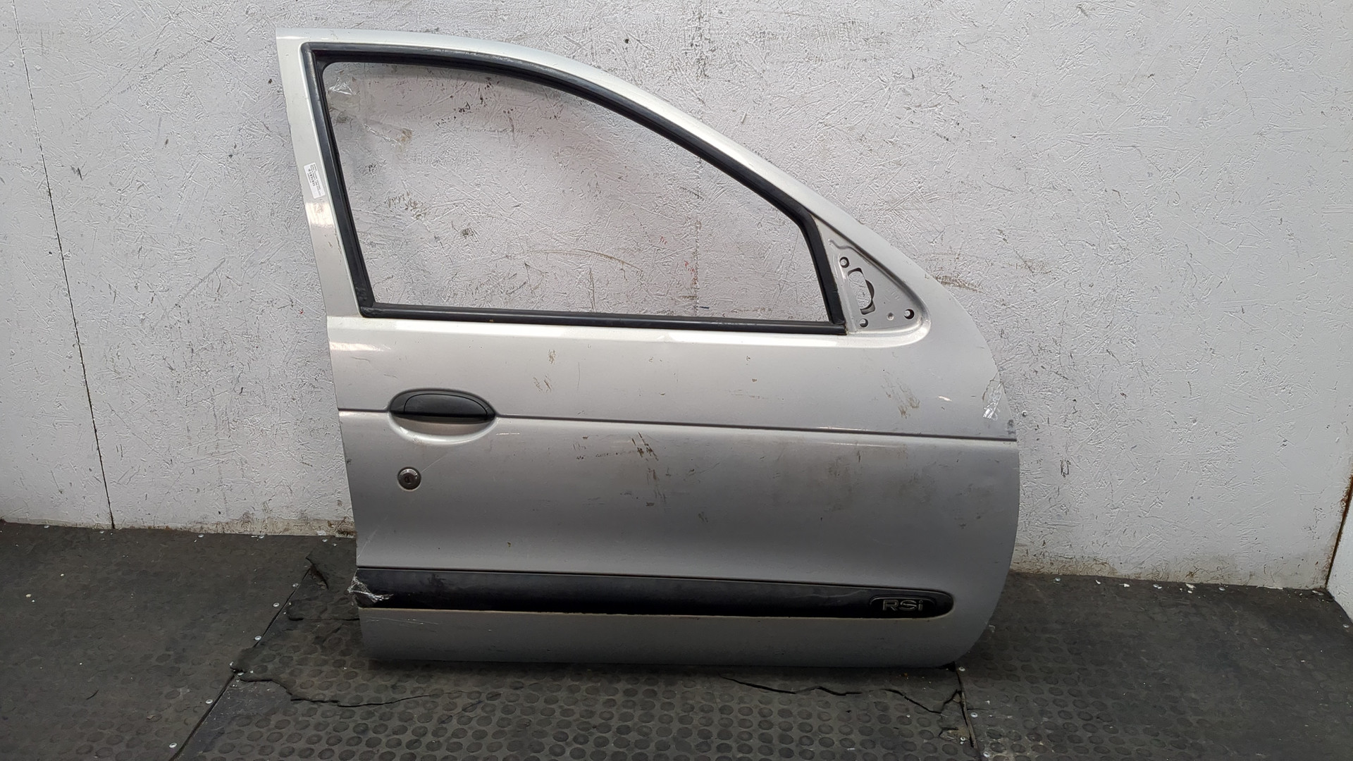 Дверь передняя правая