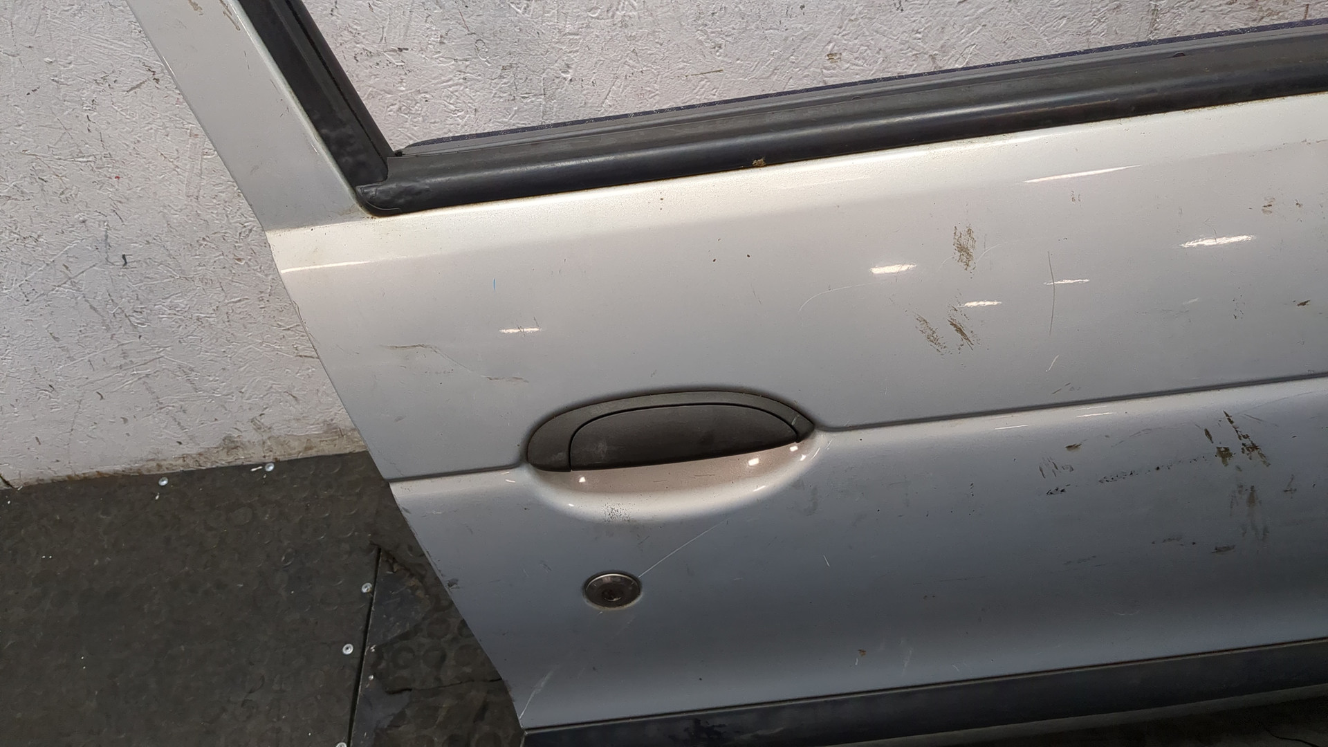 Дверь передняя правая