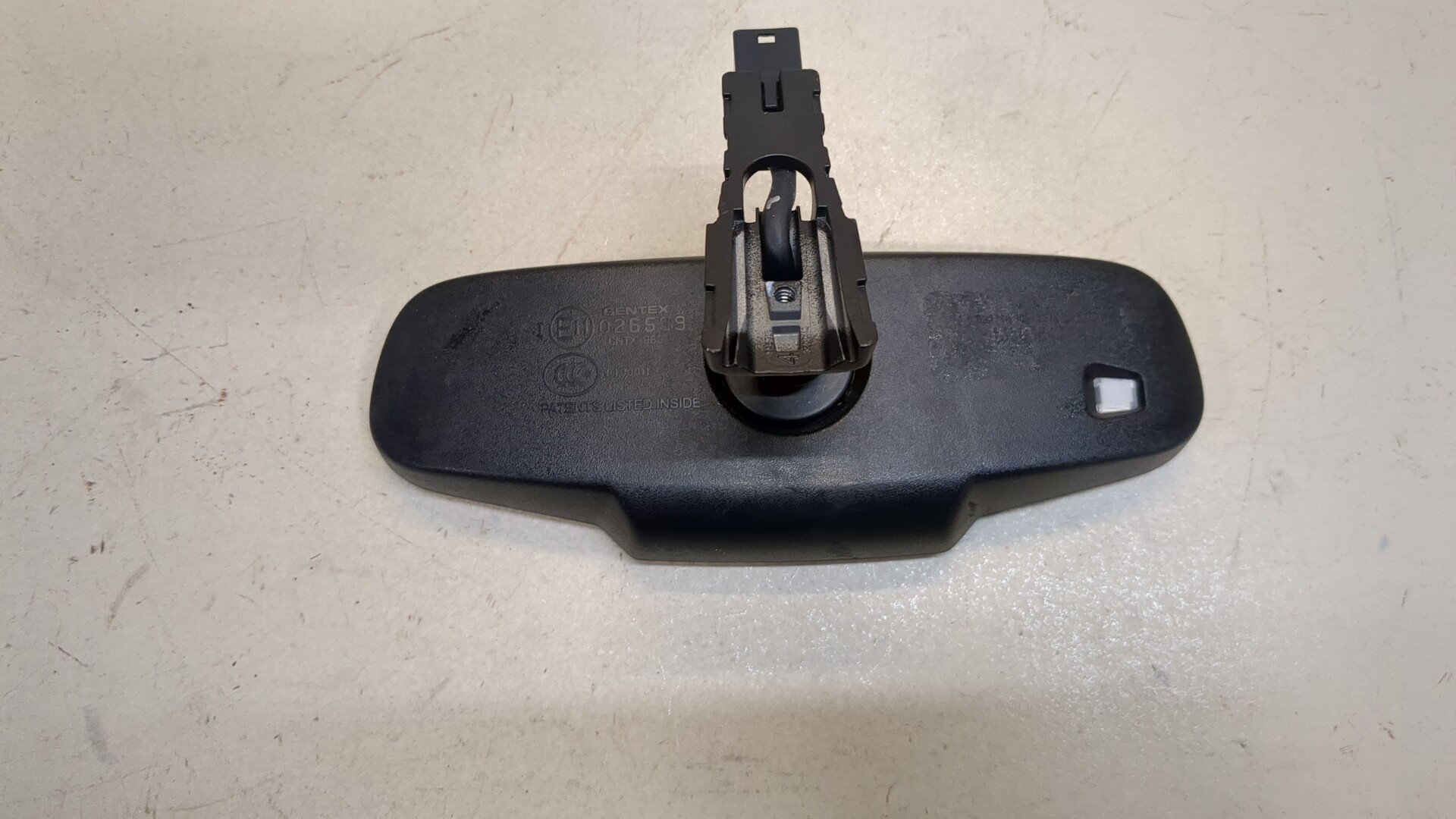 Зеркало заднего вида