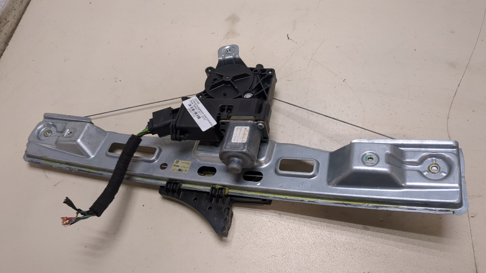 Стеклоподъемник электр. задний правый