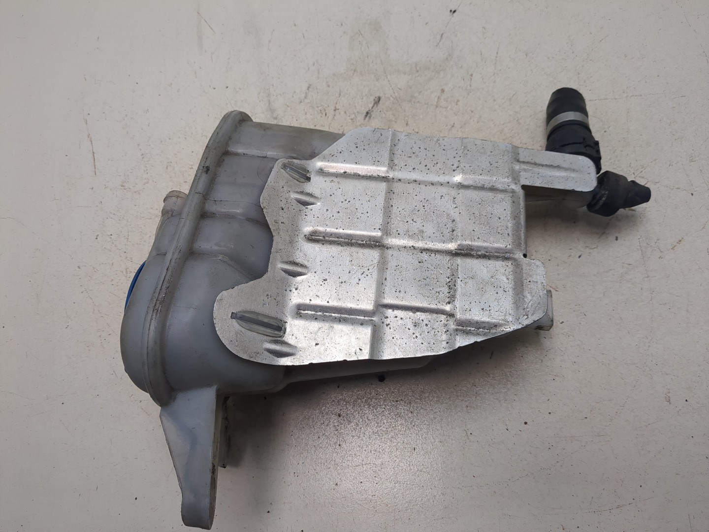 Бачок расширительный