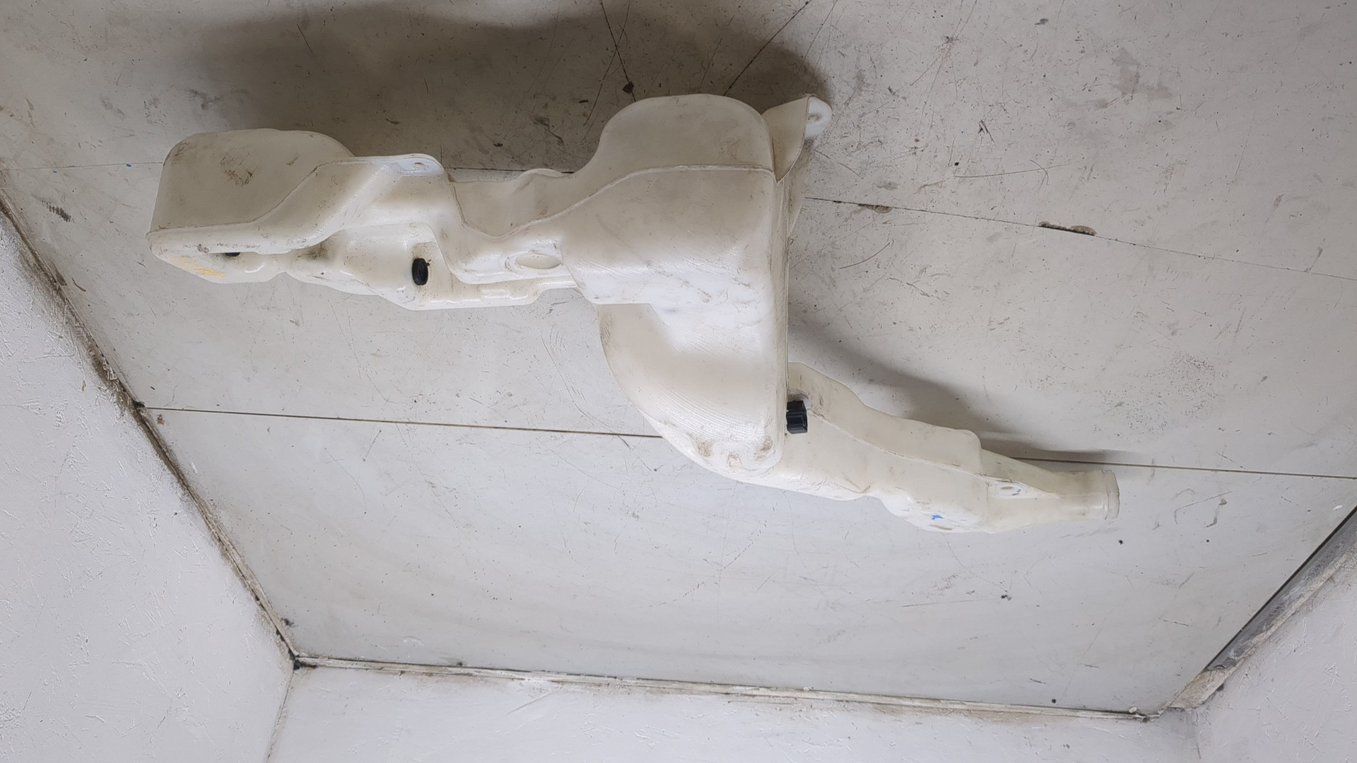 Бачок омывателя лобового стекла