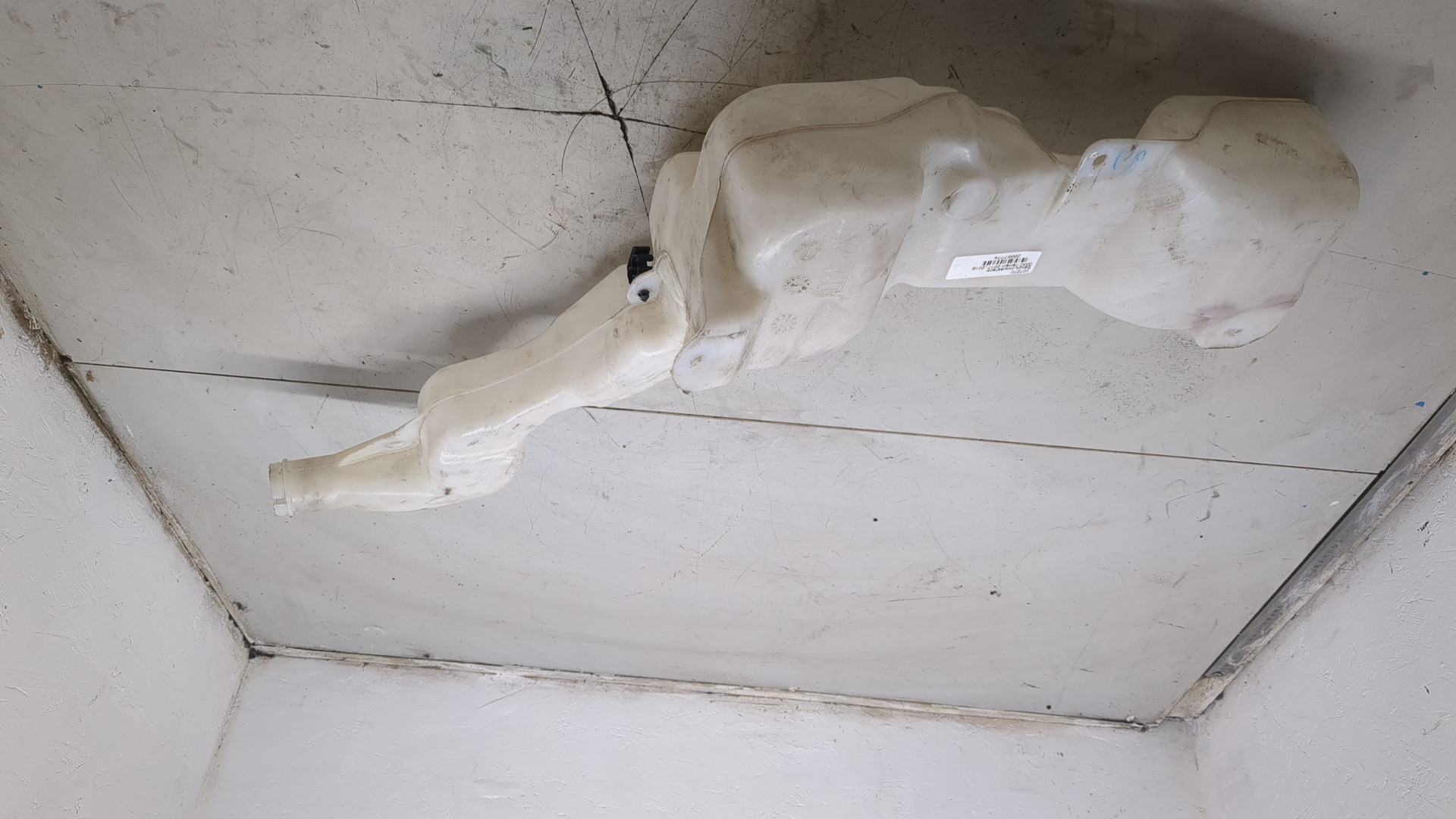 Бачок омывателя лобового стекла