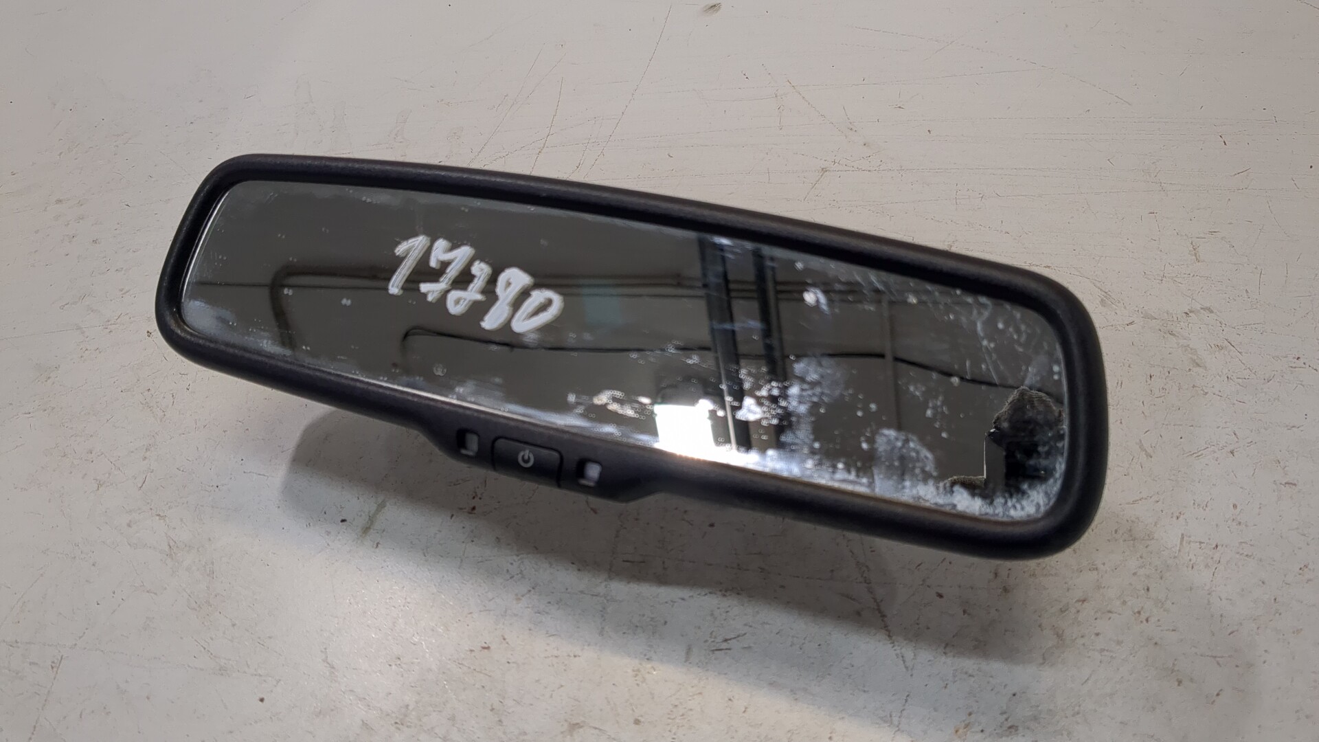 Зеркало заднего вида