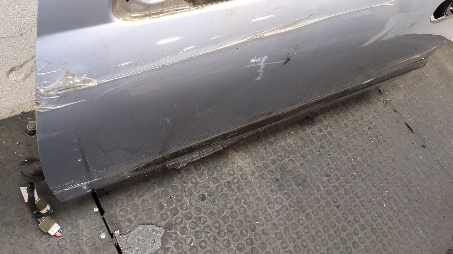 Дверь передняя левая