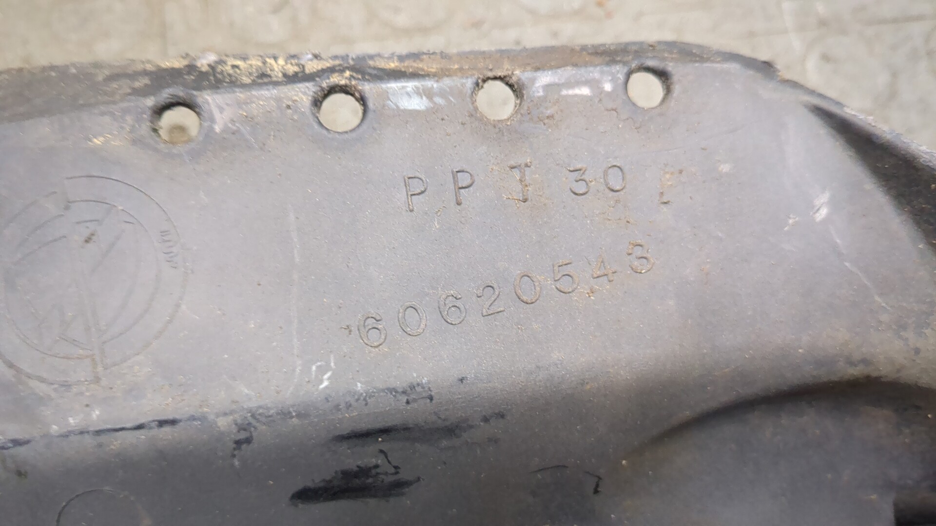 Решетка стеклоочистителей (Жабо)