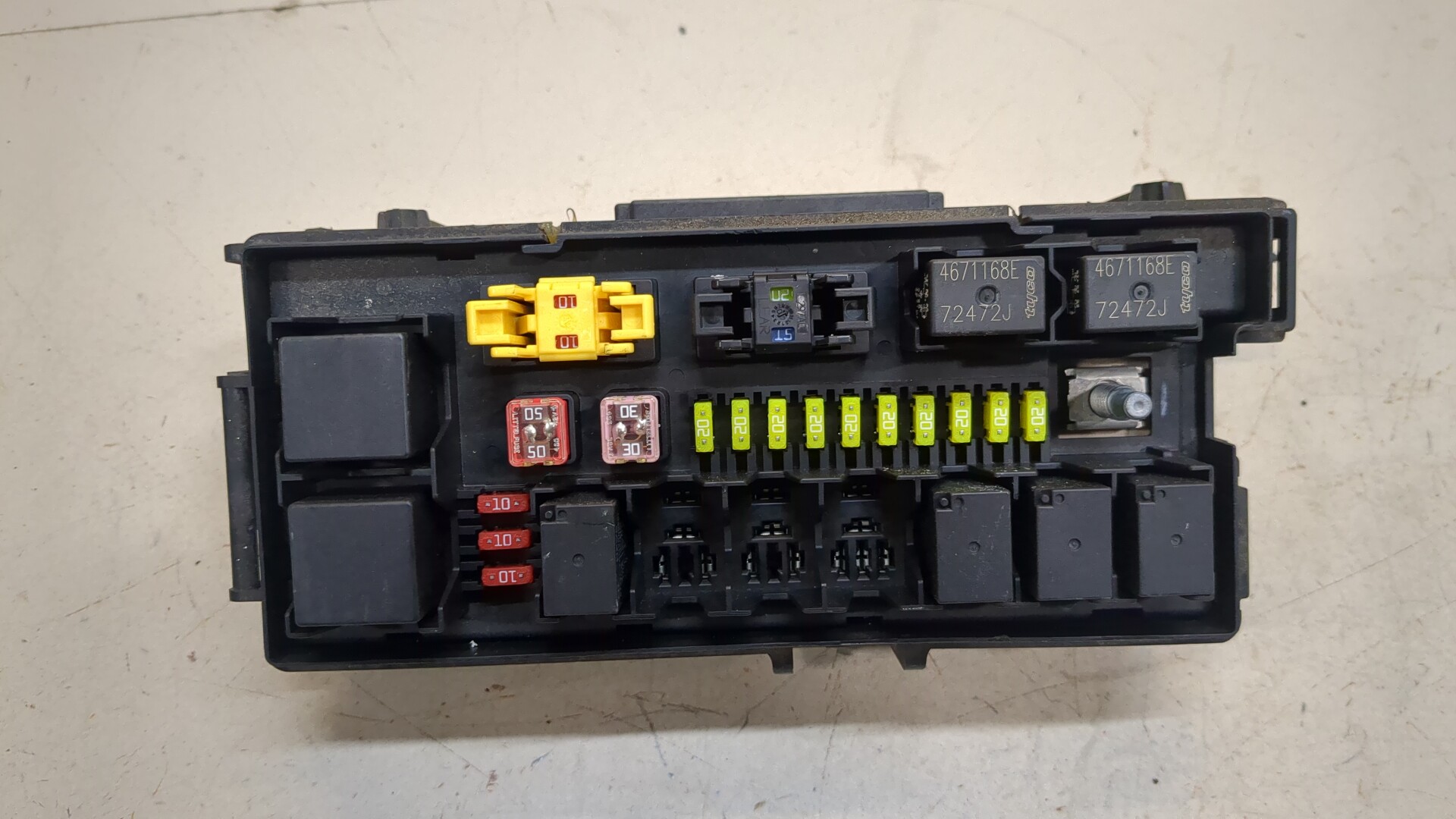 Блок предохранителей