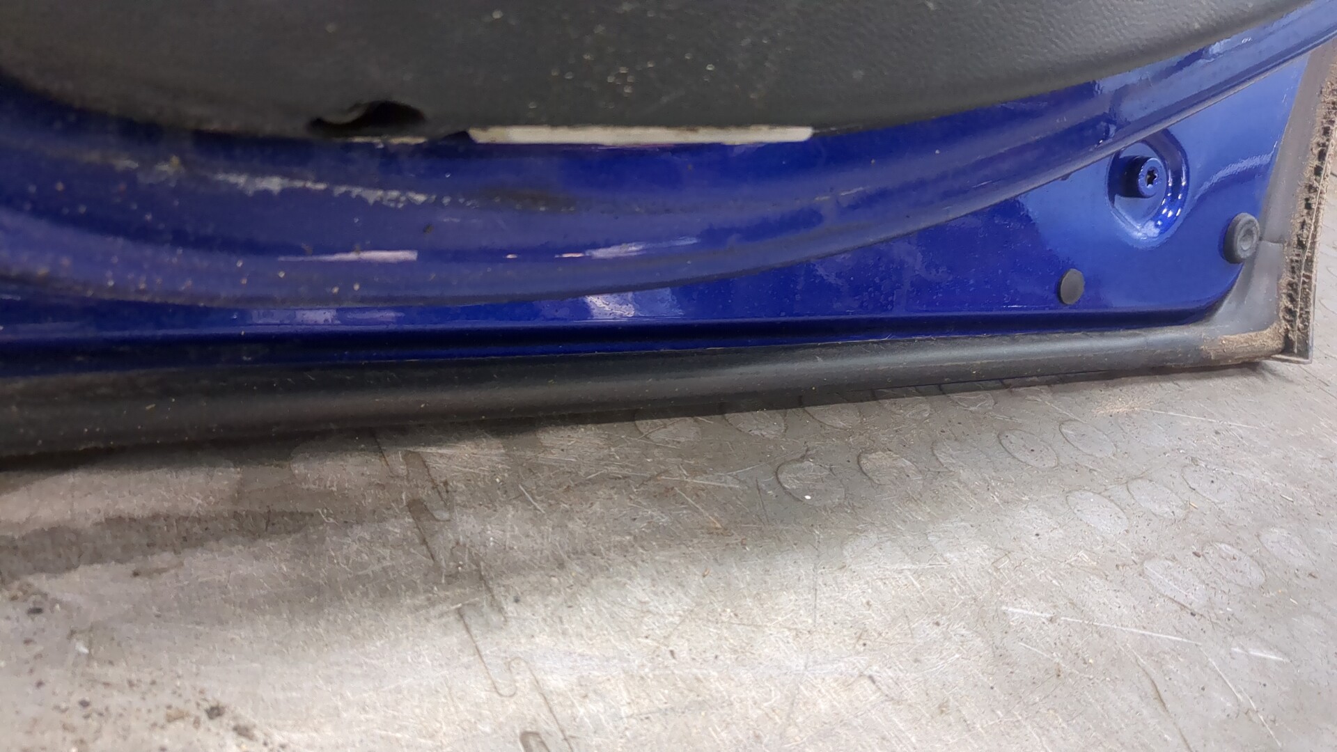 Дверь задняя правая