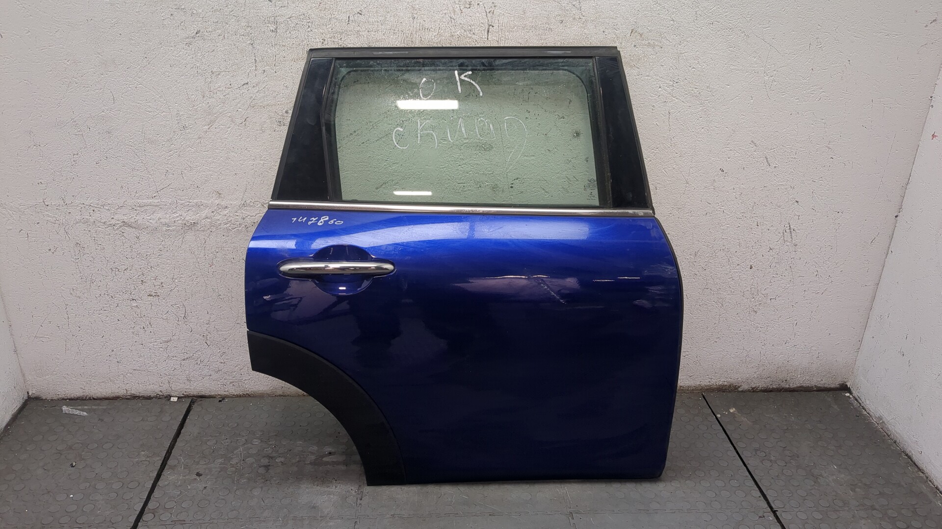 Дверь задняя правая