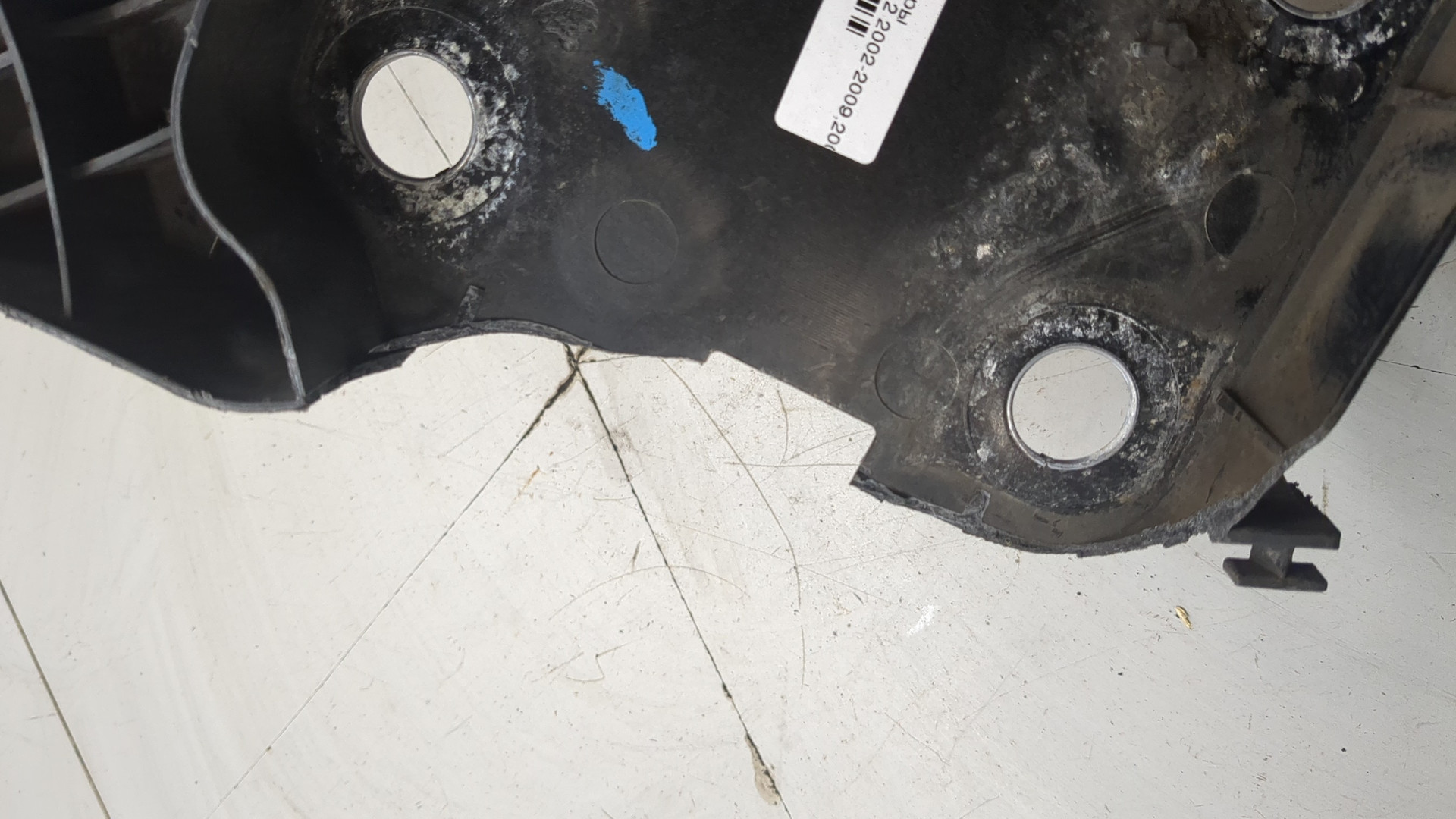 Кронштейн фар левый