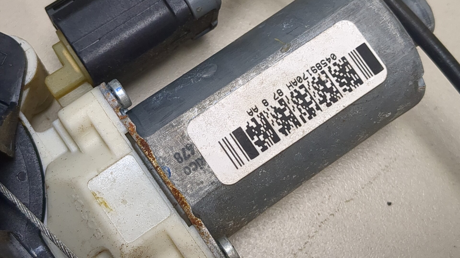 Стеклоподъемник электр. передний правый