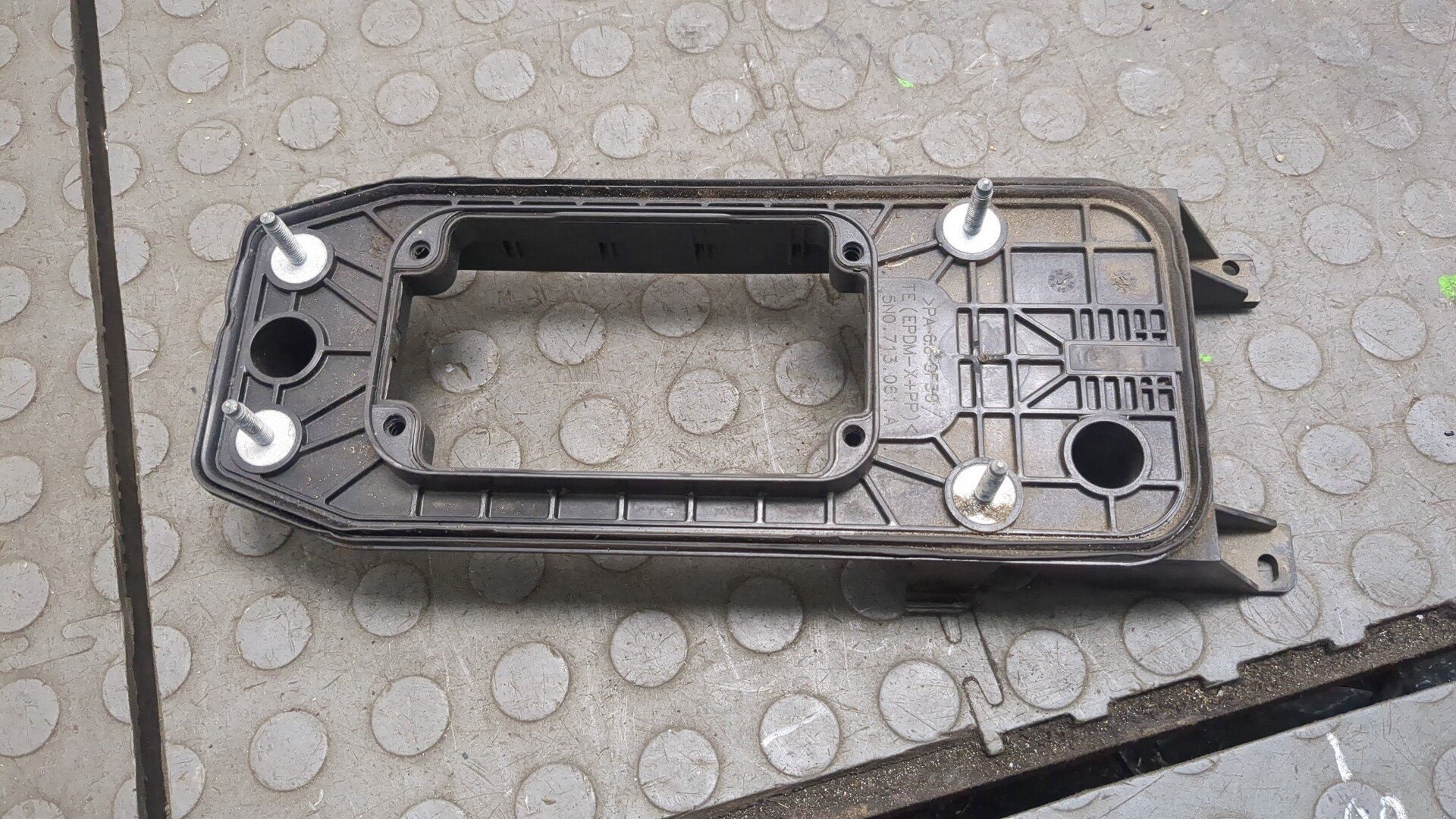 Кронштейн (сопут. товар)