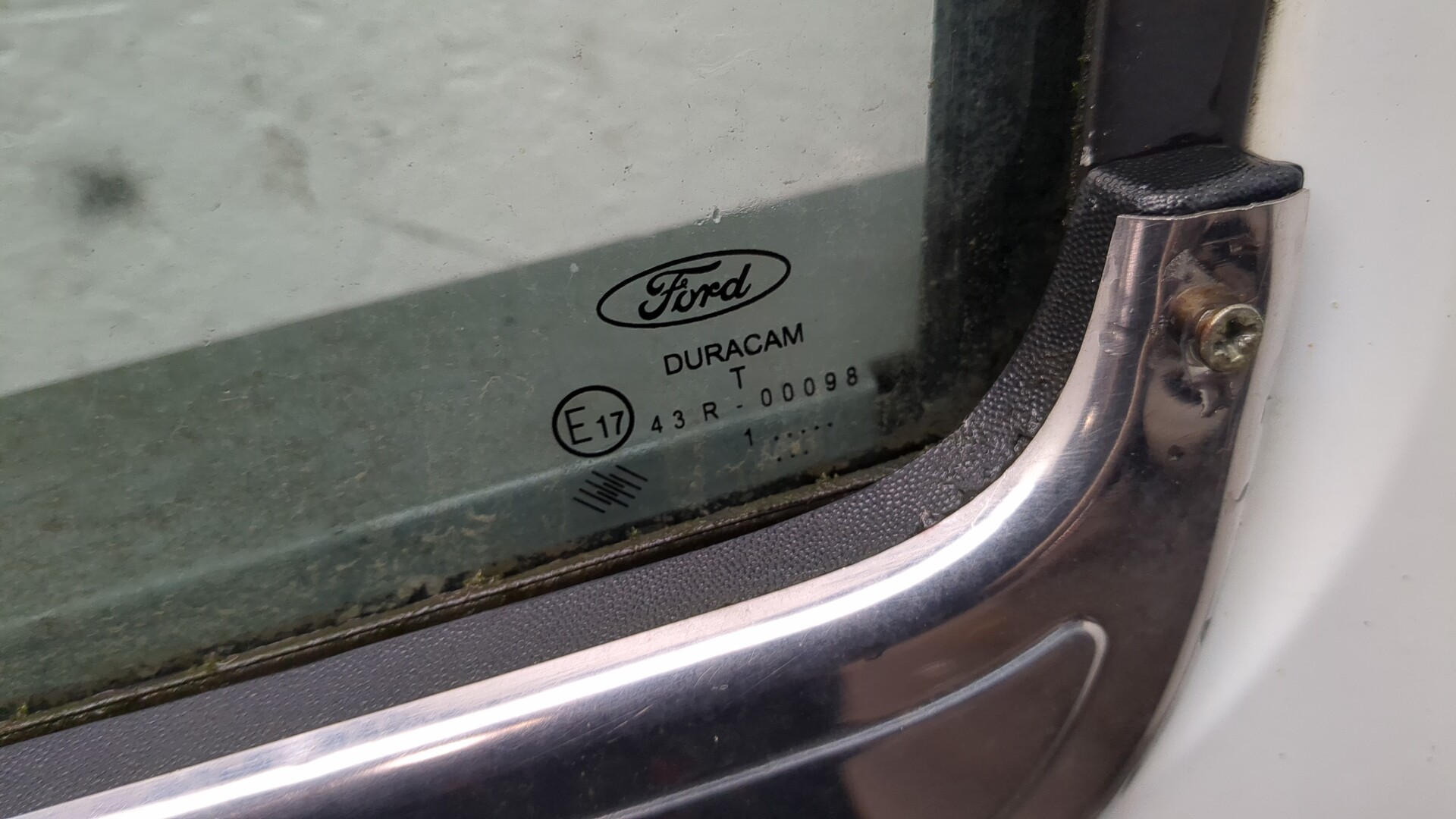 Дверь передняя левая