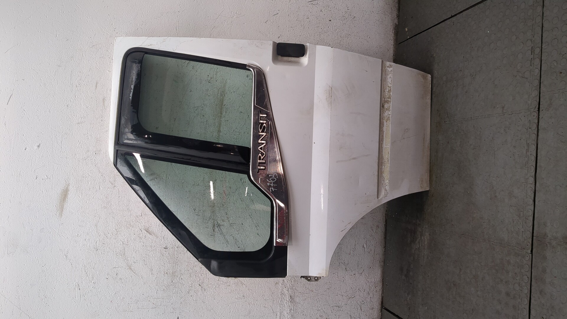 Дверь передняя левая