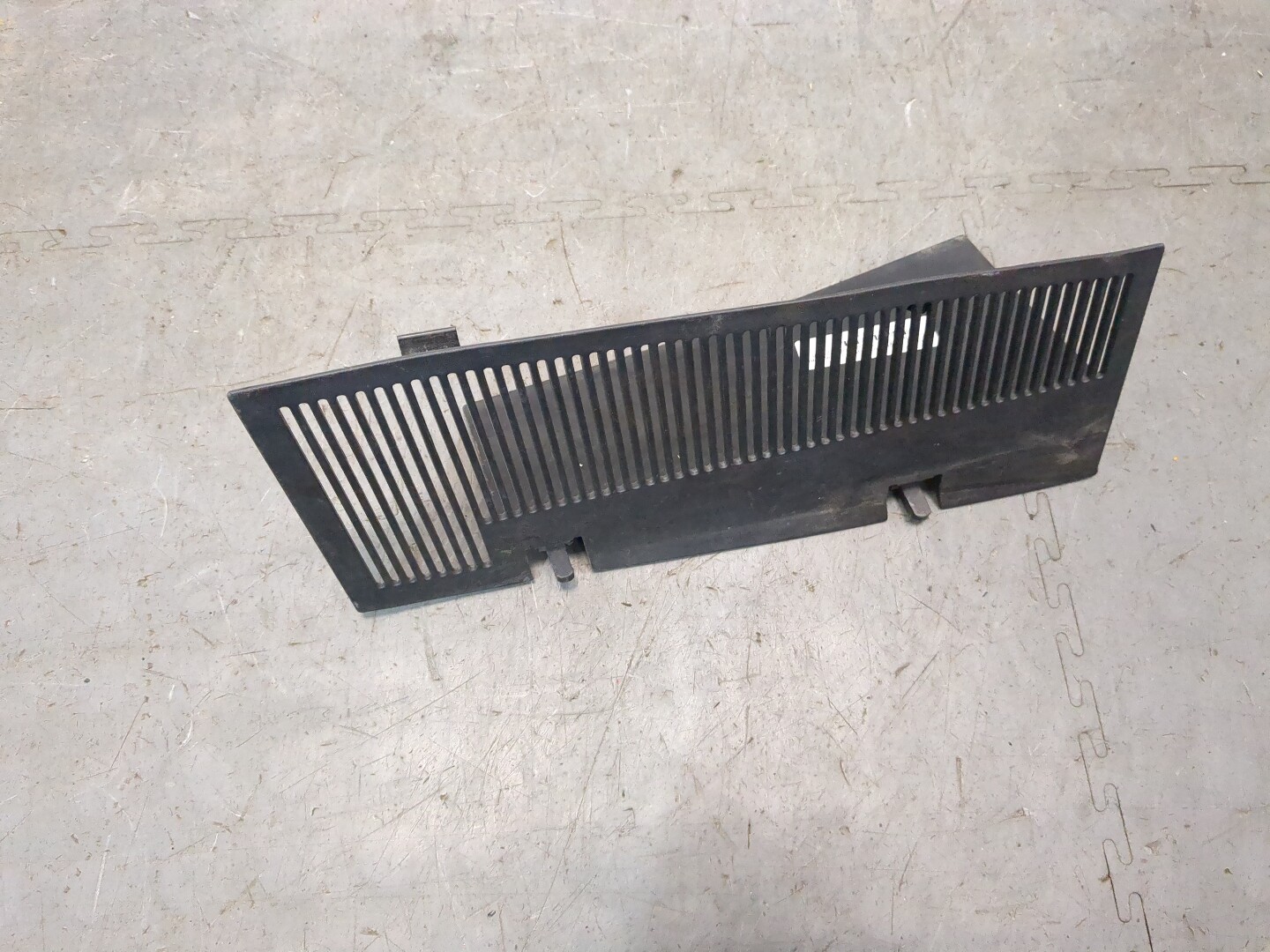 Решетка стеклоочистителей (Жабо)