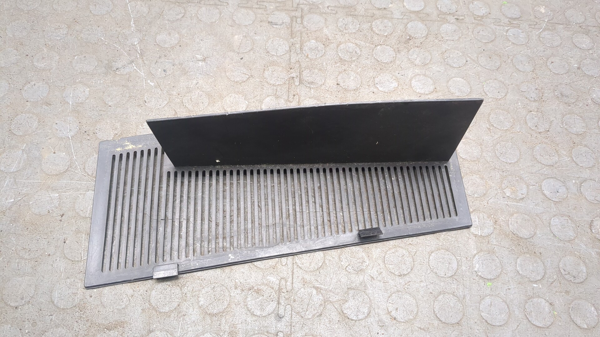 Решетка стеклоочистителей (Жабо)