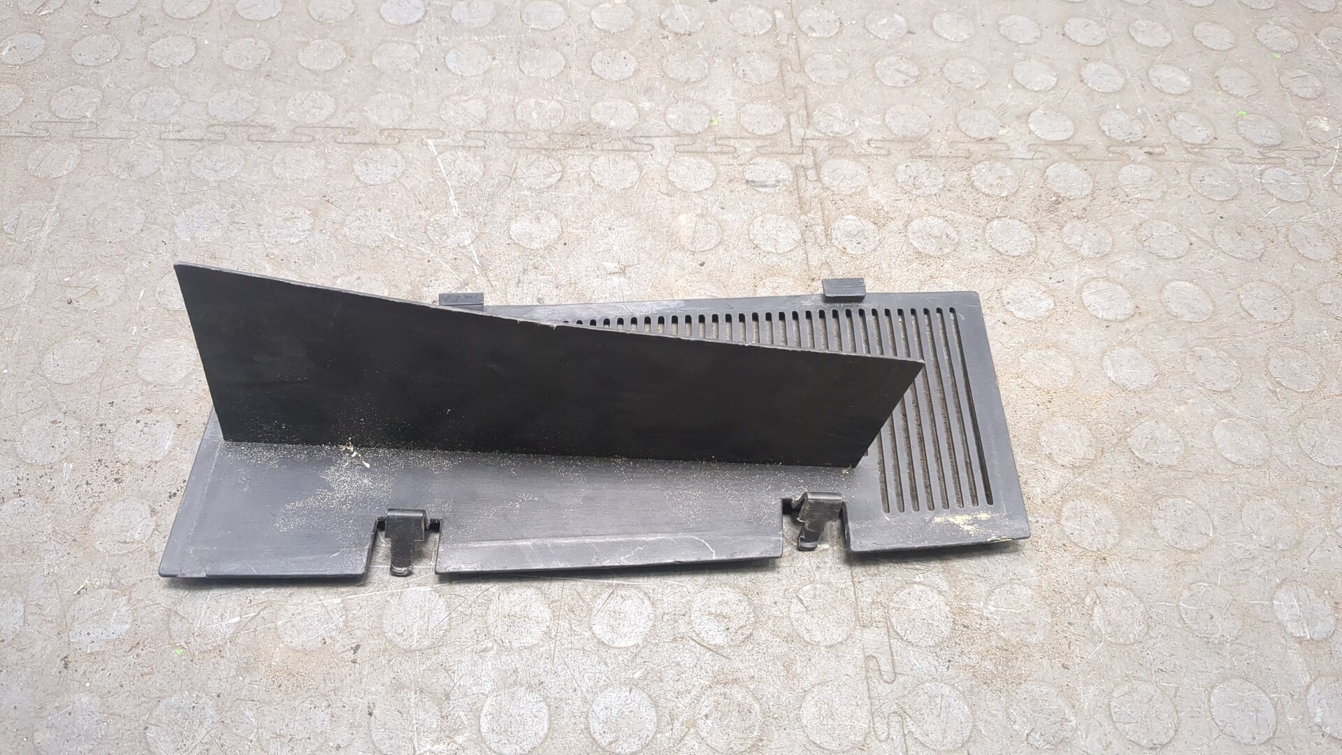 Решетка стеклоочистителей (Жабо)