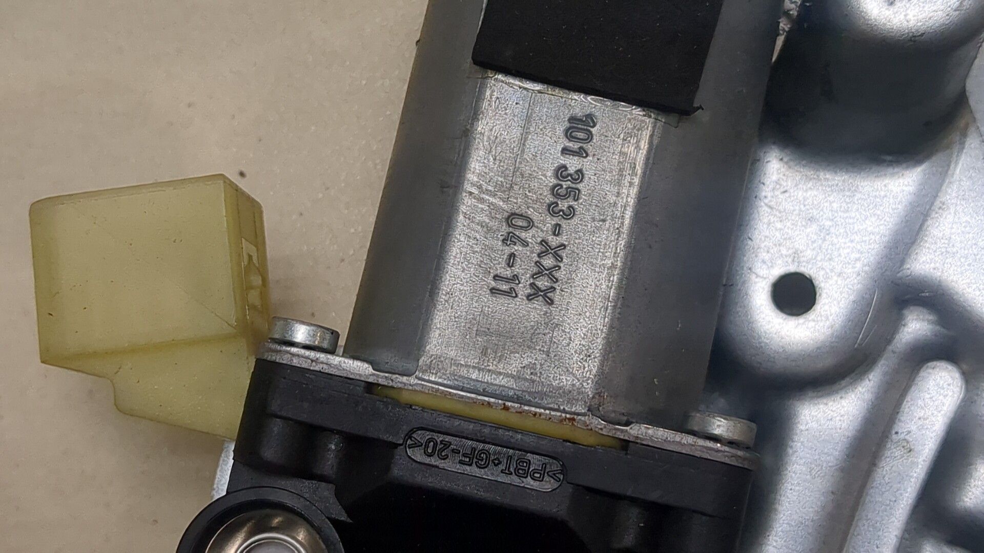 Стеклоподъемник электр. передний левый