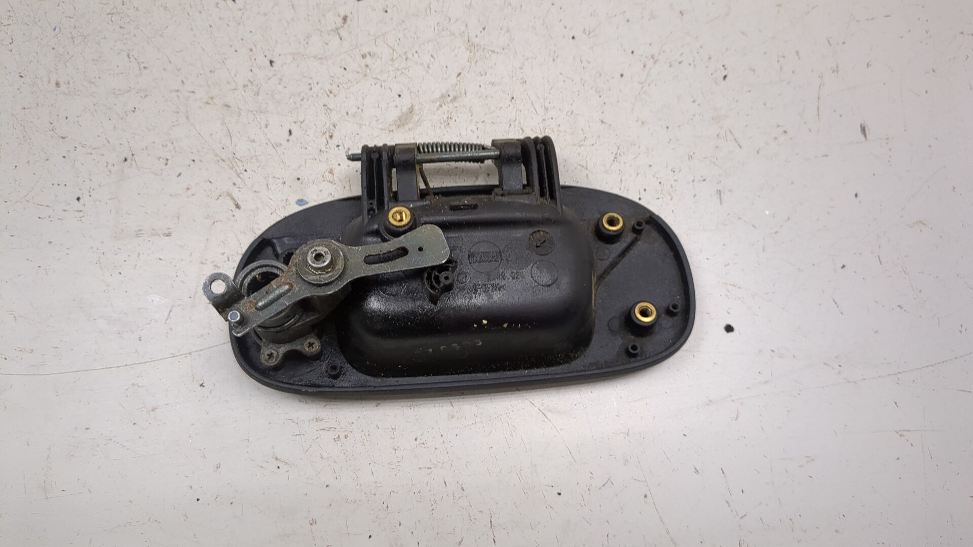 Ручка двери багажника наружная