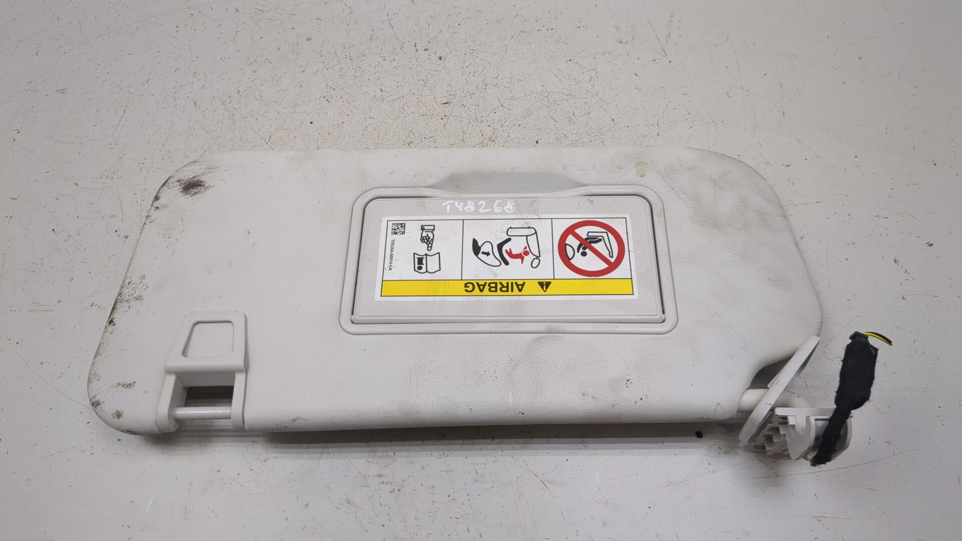 Козырек солнцезащитный