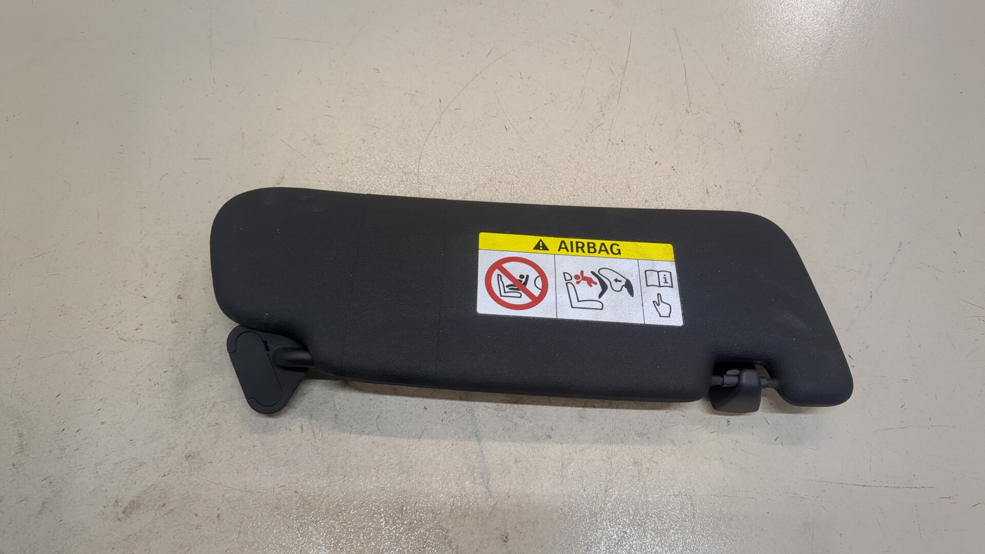 Козырек солнцезащитный