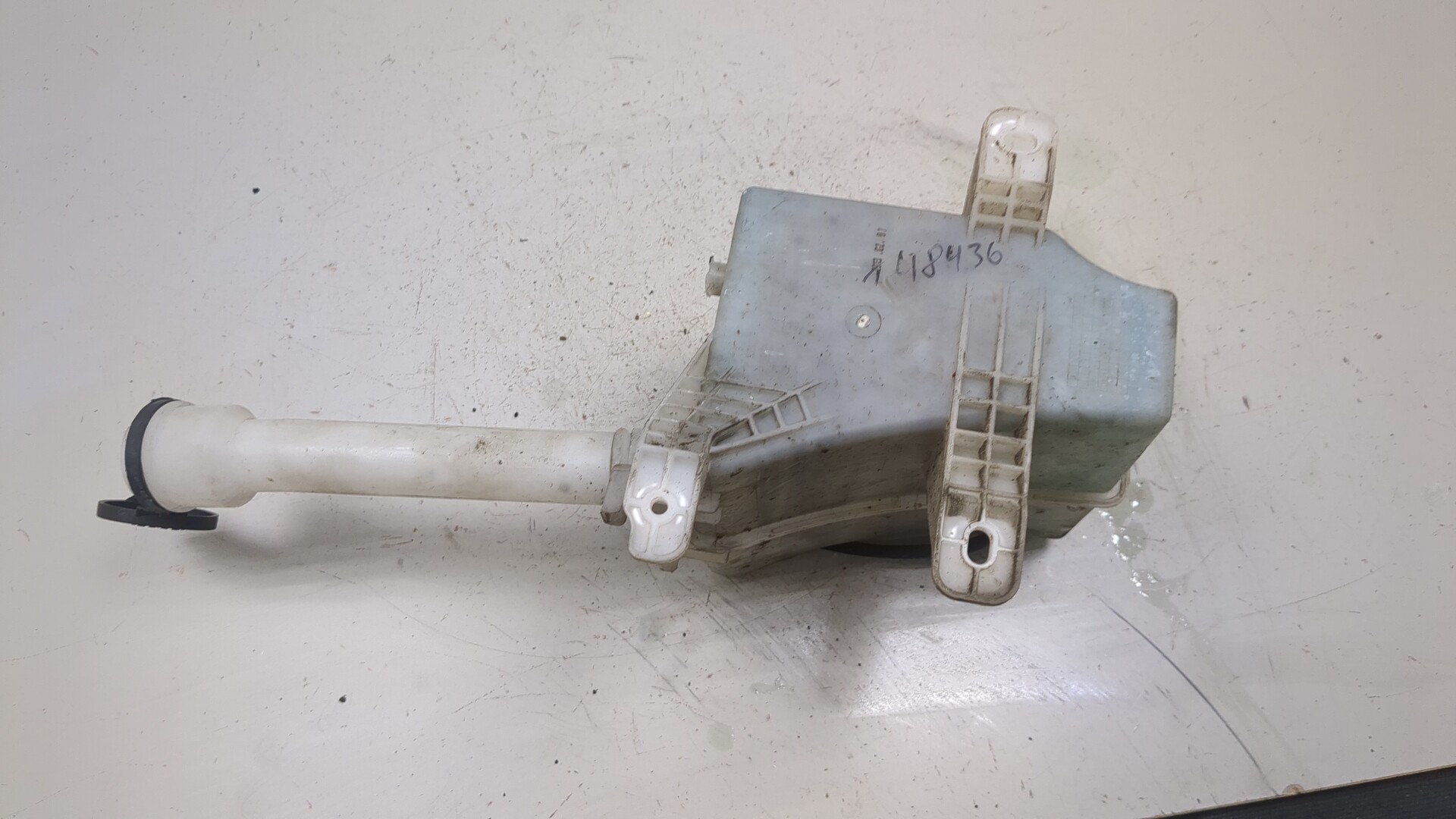 Бачок омывателя лобового стекла