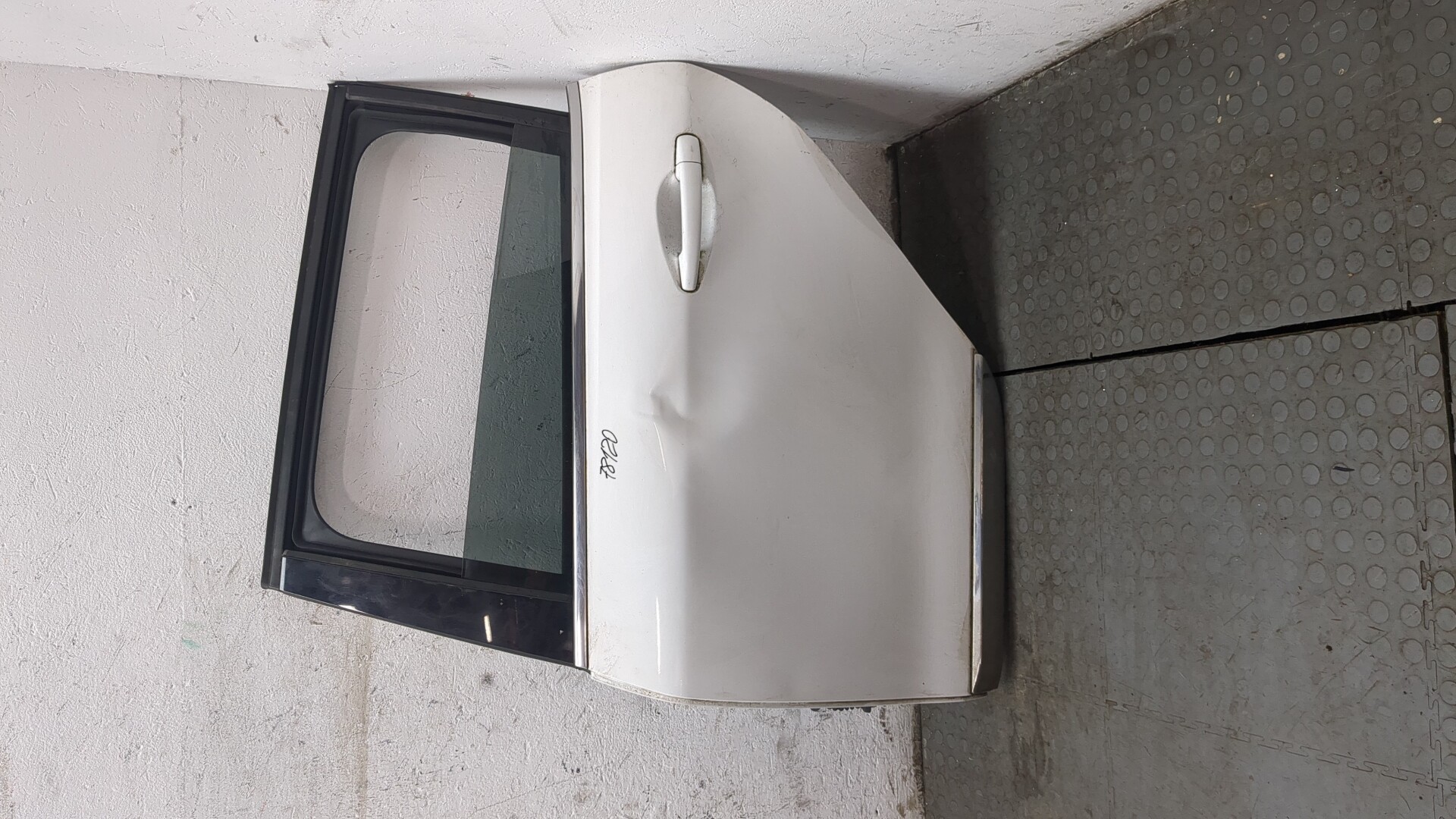 Дверь задняя левая