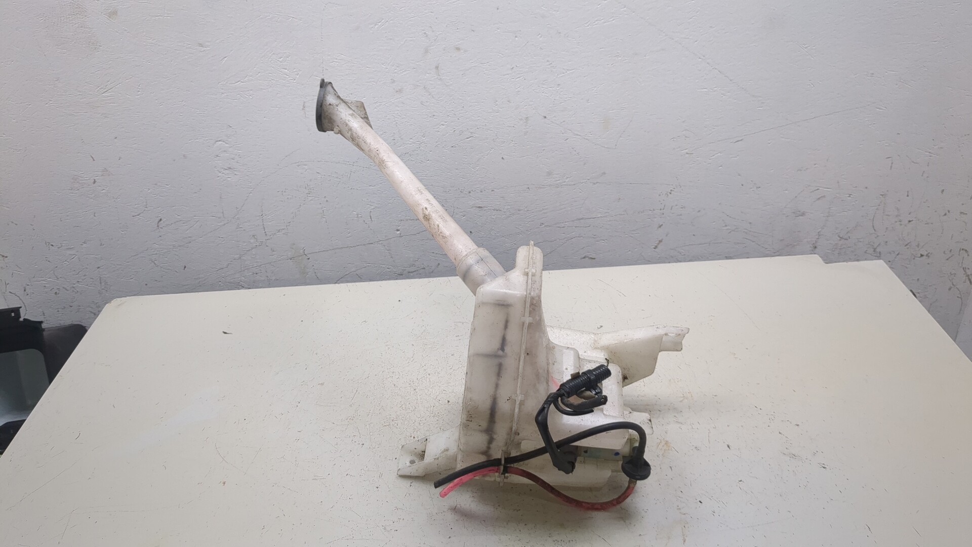 Бачок омывателя лобового стекла