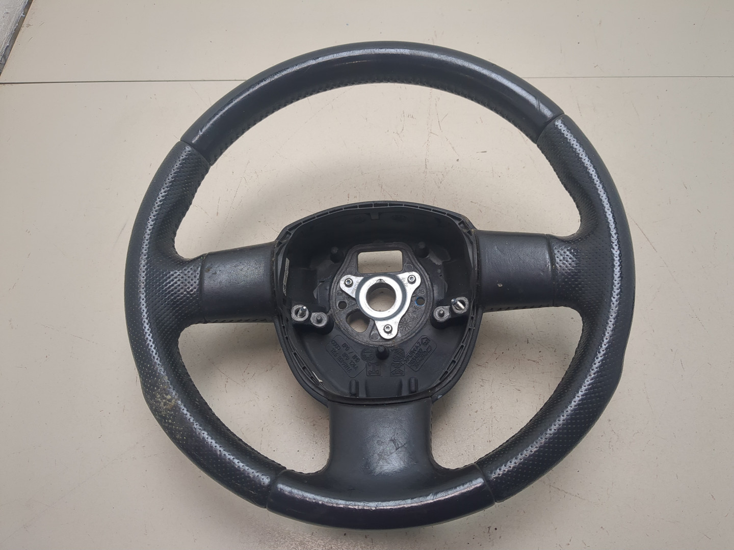 Рулевое колесо (руль)