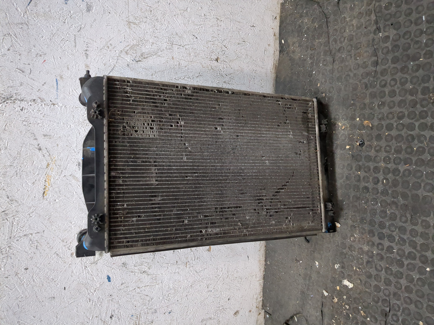 Радиатор охлаждения двигателя основной